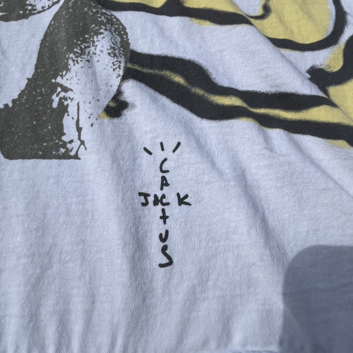 Fragment Design × Kaws × Travis Scott Travis Scott x Kaws x Fragment Design White Tee Size US XL / EU 56 / 4 - 2 Thumbnail