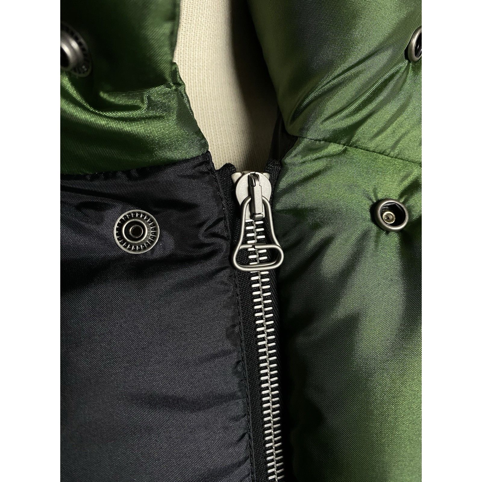 Gucci GUCCI Nylon Silk Satin Padded Men's Down Vest Size 52 698713 Size US L / EU 52-54 / 3 - 11 Thumbnail