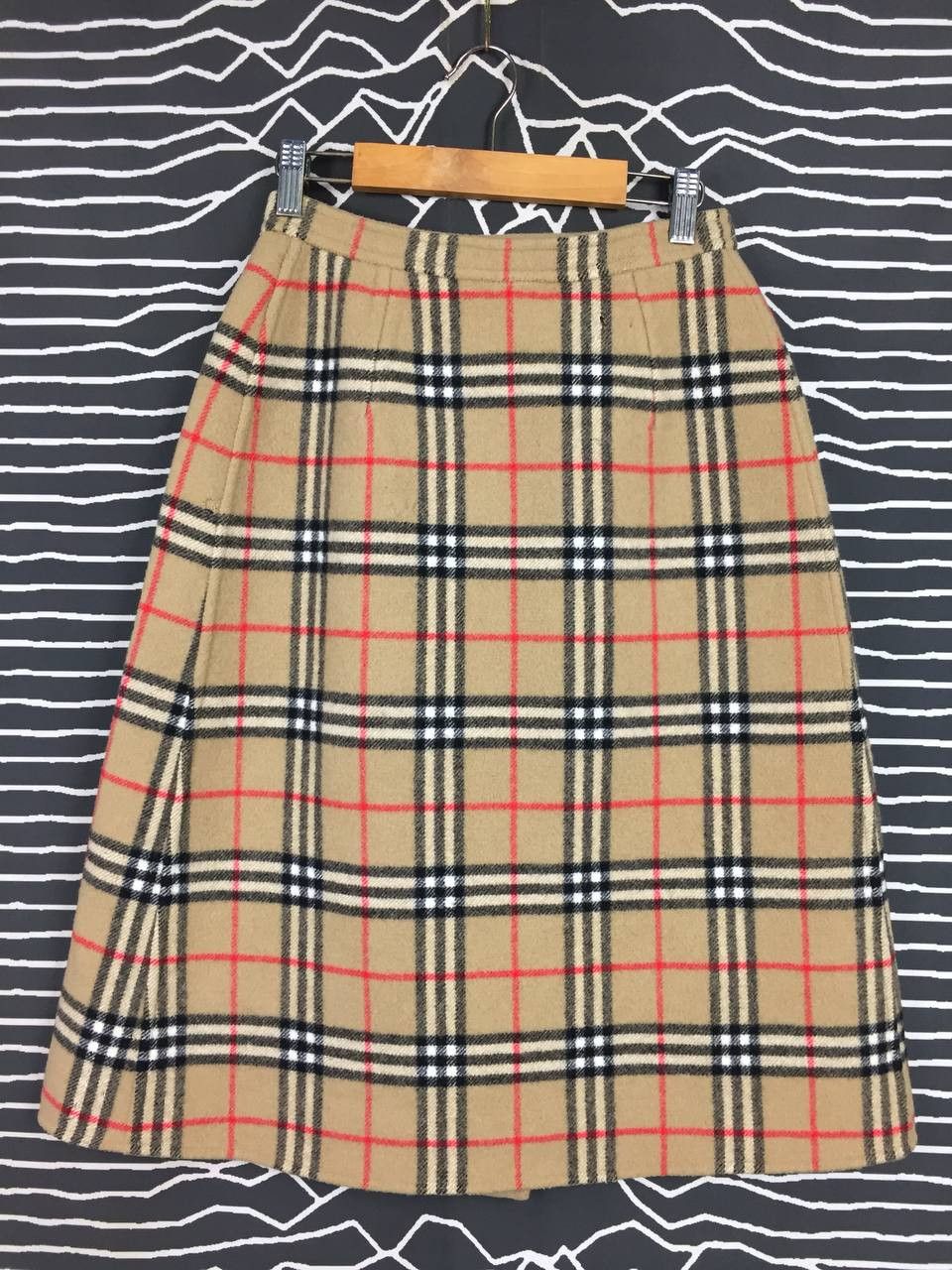Burberry Vtg Burberry Nova Check Wool Blend Wrap Skirt Size M Size 24" / US 00 / IT 34 - 12 Thumbnail