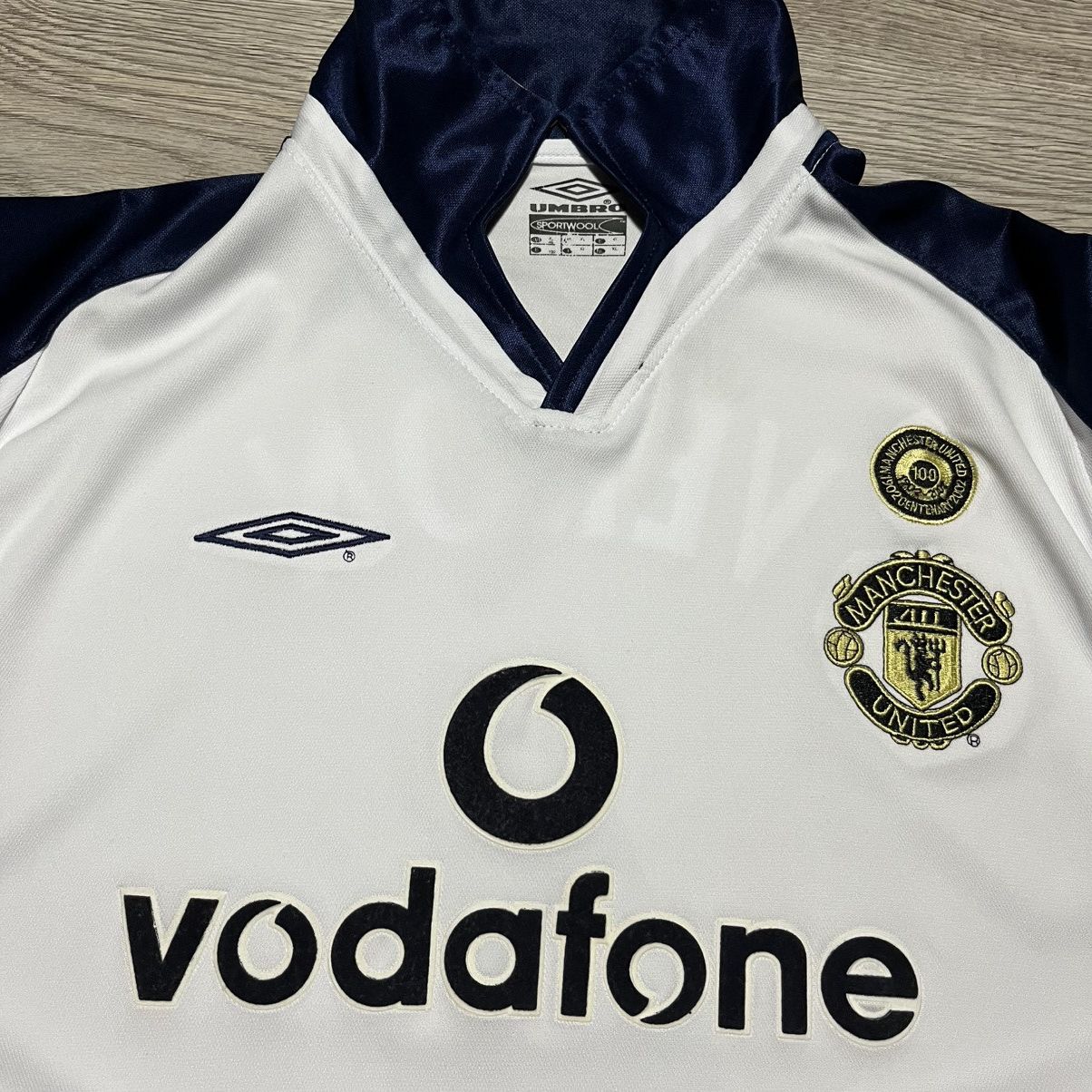 Umbro Manchester United Jersey UMBRO Veron #4 Size US XL / EU 56 / 4 - 6 Thumbnail