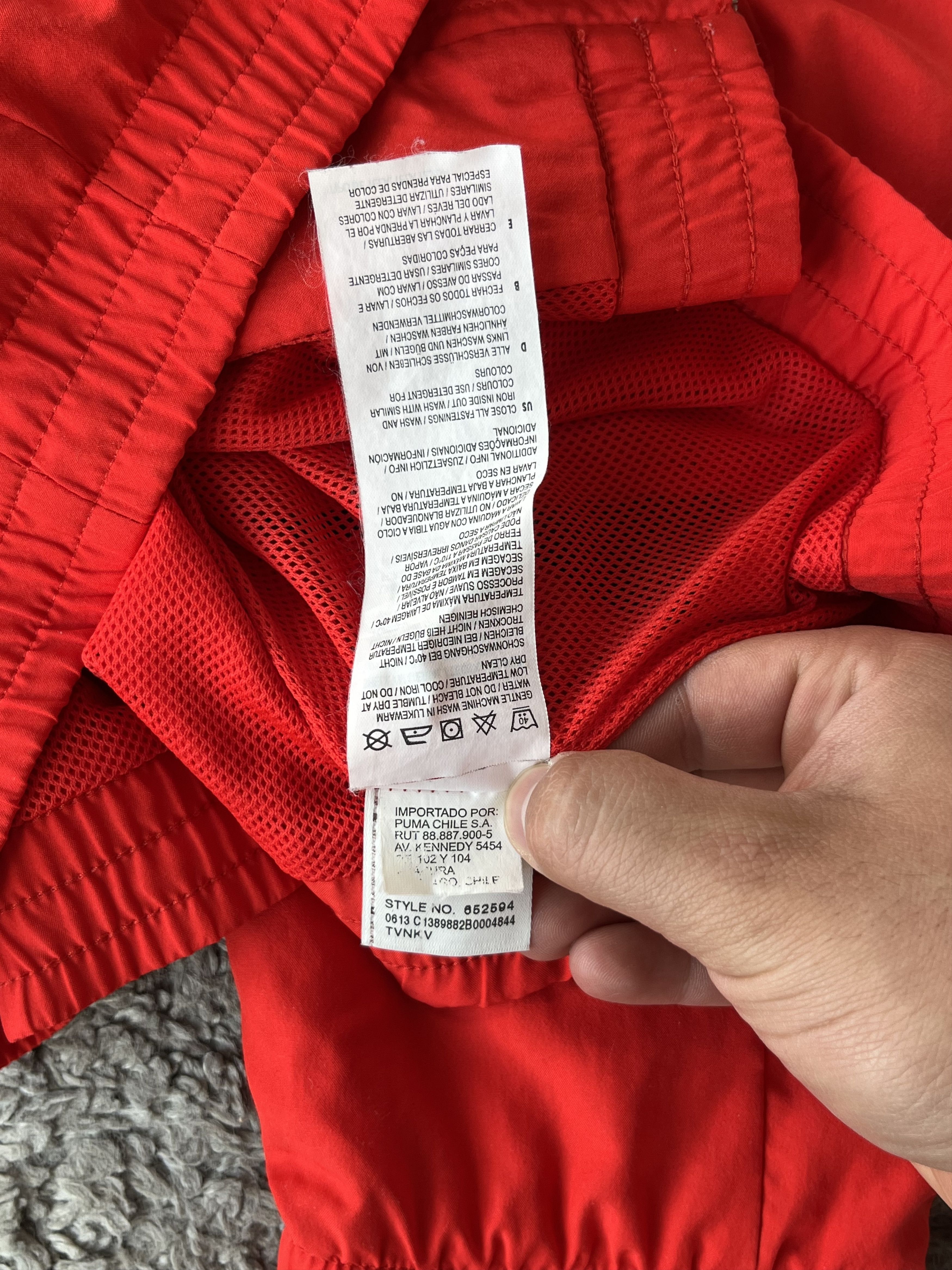 Puma PUMA x CHILE National Team Vintage Sportwear Nylon Jacket Size US M / EU 48-50 / 2 - 9 Thumbnail