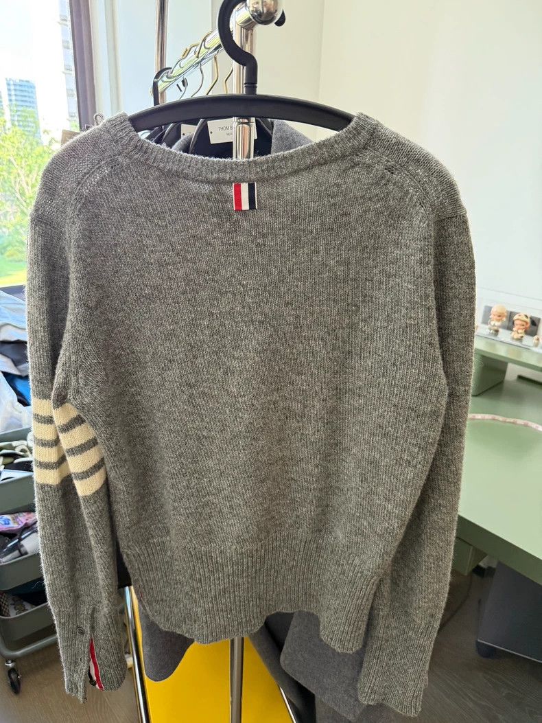Thom Browne Thom Browne size3 A wool turtleneck pullover Size US L / EU 52-54 / 3 - 2 Thumbnail