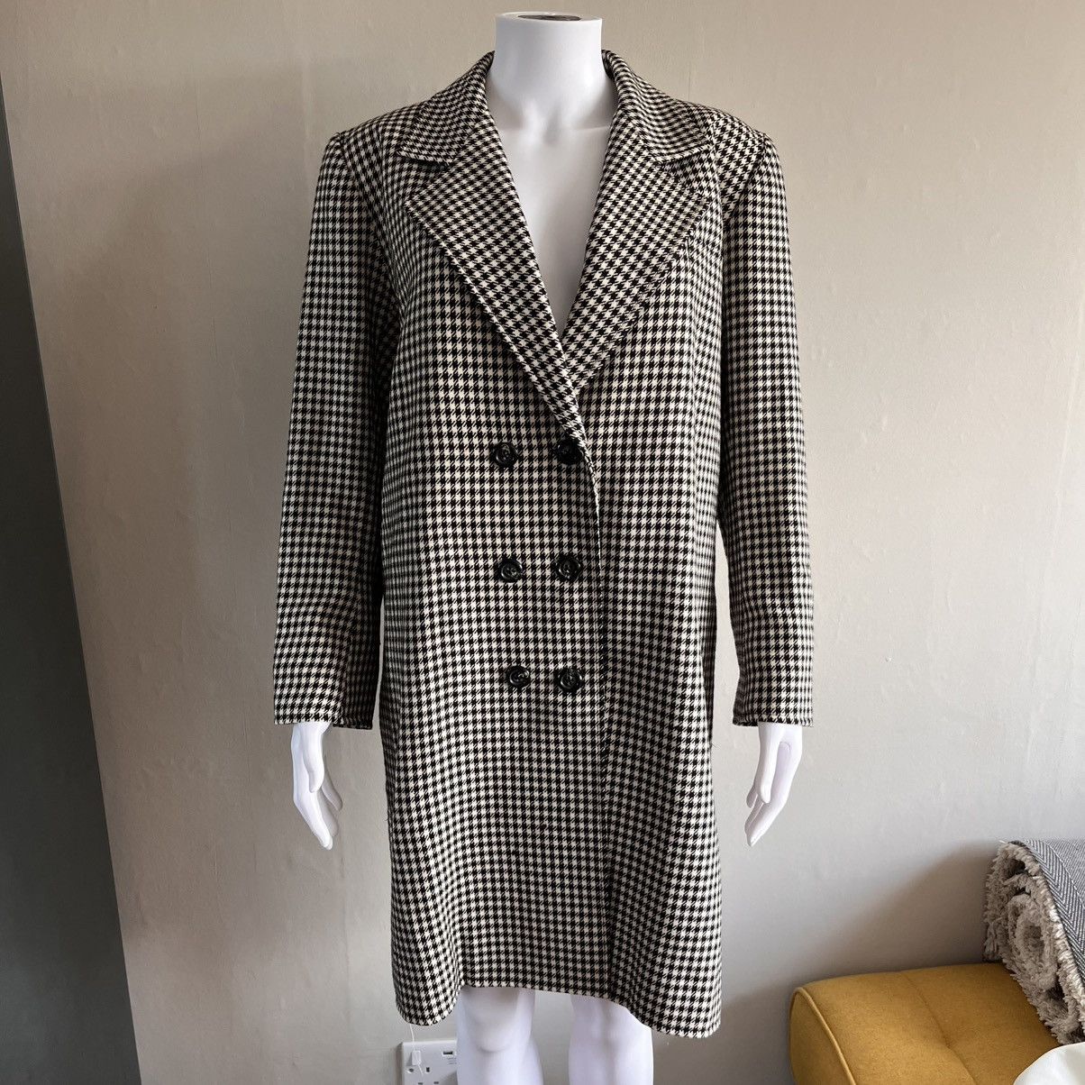 Yves Saint Laurent Yves Saint Laurent Vintage Houndstooth Over Coat Size M / US 6-8 / IT 42-44 - 8 Thumbnail
