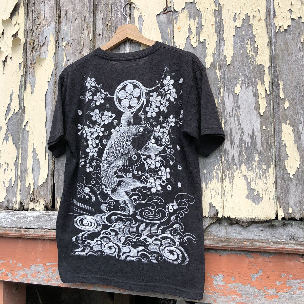 Vintage Sunfaded Sukajan Koi Fish Tshirt Size US M / EU 48-50 / 2 - 2 Thumbnail