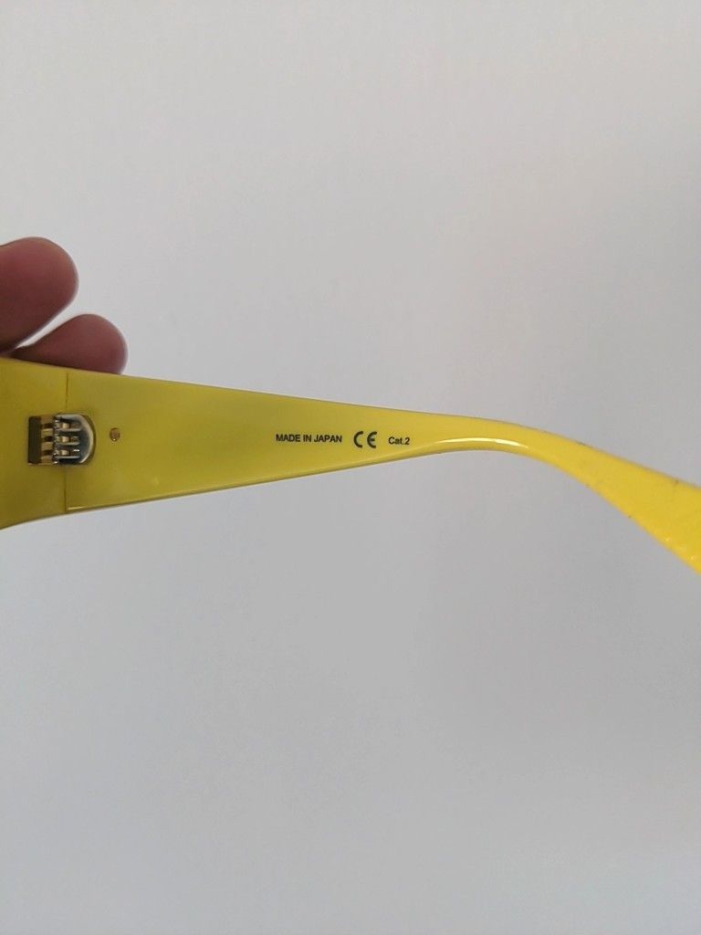 Bottega Veneta Yellow Oval Sunglasses Size ONE SIZE - 6 Thumbnail