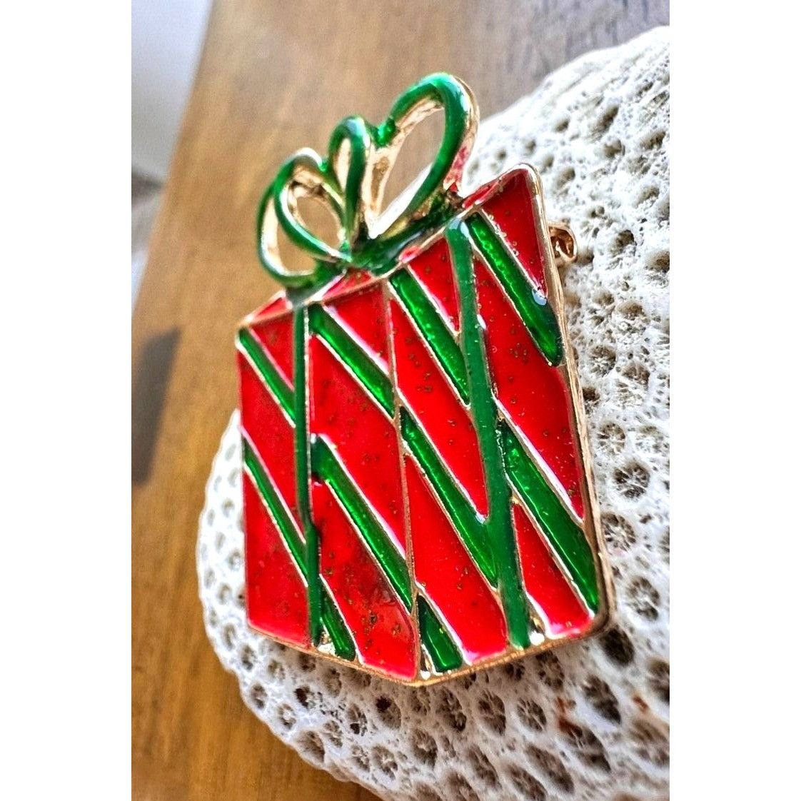 Handmade Christmas Present Brooch Pin New Red Green Festive Holiday G Size ONE SIZE - 8 Thumbnail