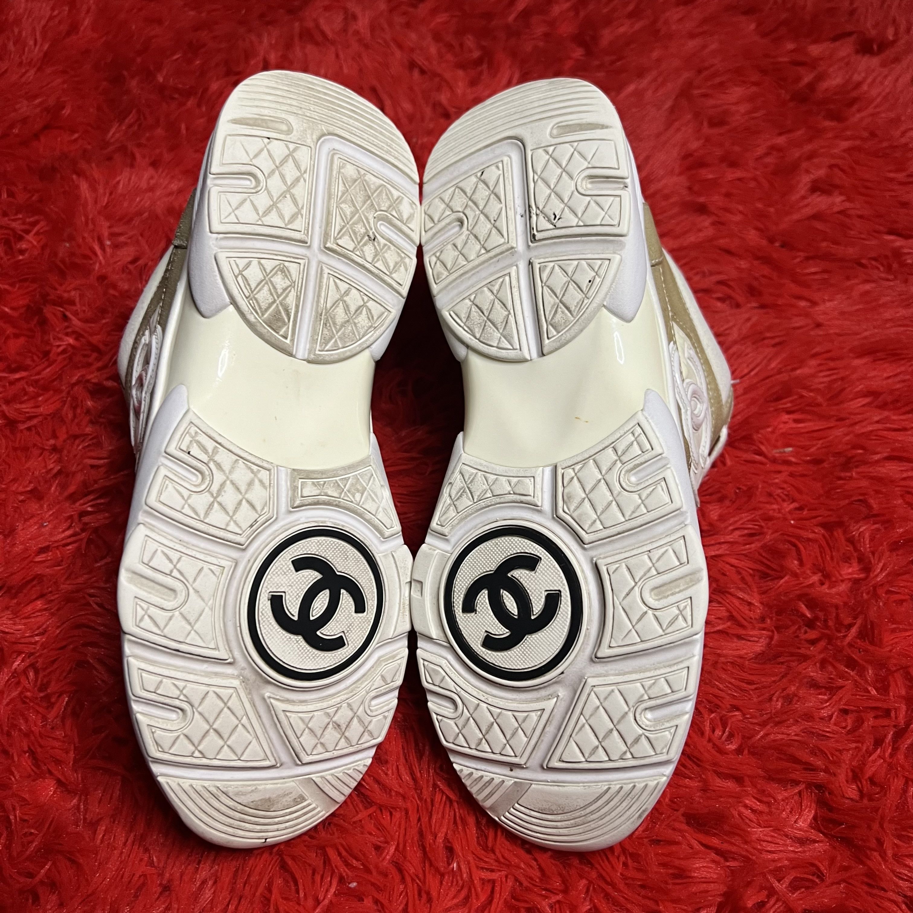 Chanel Chanel CC Sneaker Size US 9 / IT 39 - 13 Thumbnail