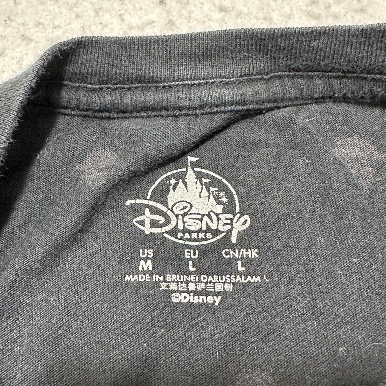 Disney Disney Medium Pirates of the Caribbean Skull Pattern T Shirt Size US M / EU 48-50 / 2 - 3 Thumbnail