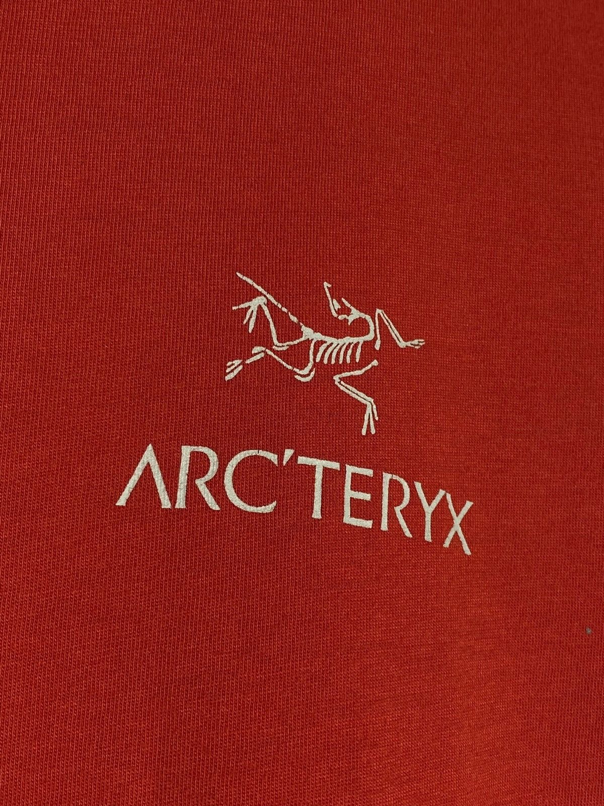 Arc'teryx 🔥 ARC’TERYX RED TEE MINIMAL LOGO TECH GORPCORE STAPLE Size US M / EU 48-50 / 2 - 4 Thumbnail