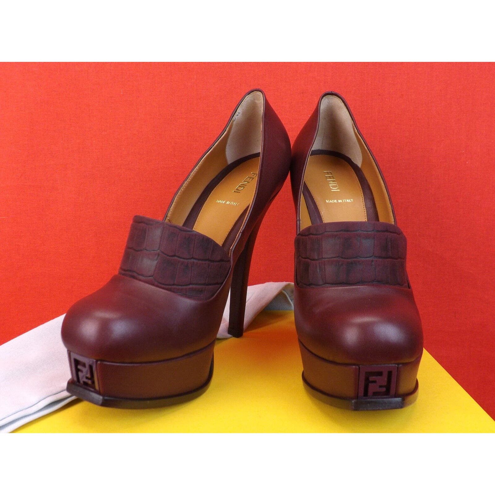 DARK RED LEATHER FENDISTA CROCCO PRINT PLATFORM PUMPS 39
