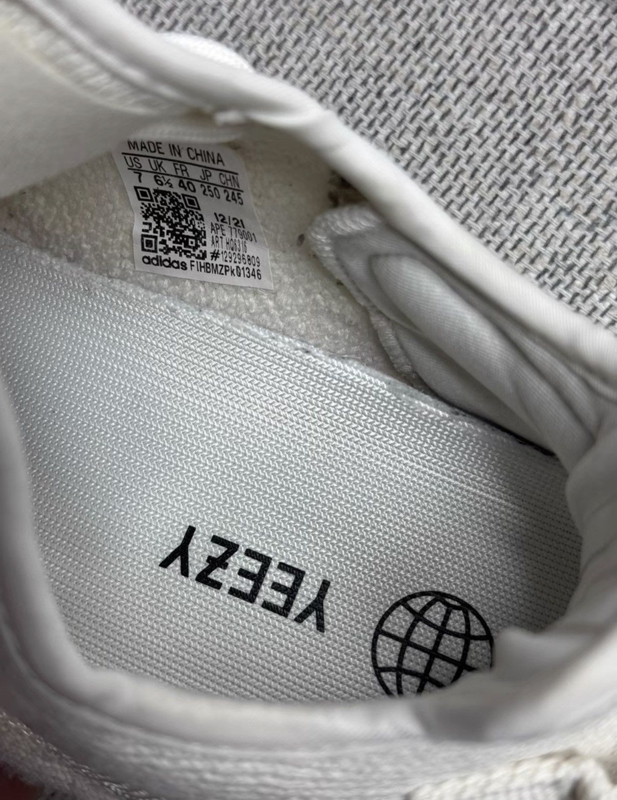 Adidas Adidas Yeezy 350 Bone White 2.0 K37 Size US 6.5 / EU 39-40 - 6 Thumbnail