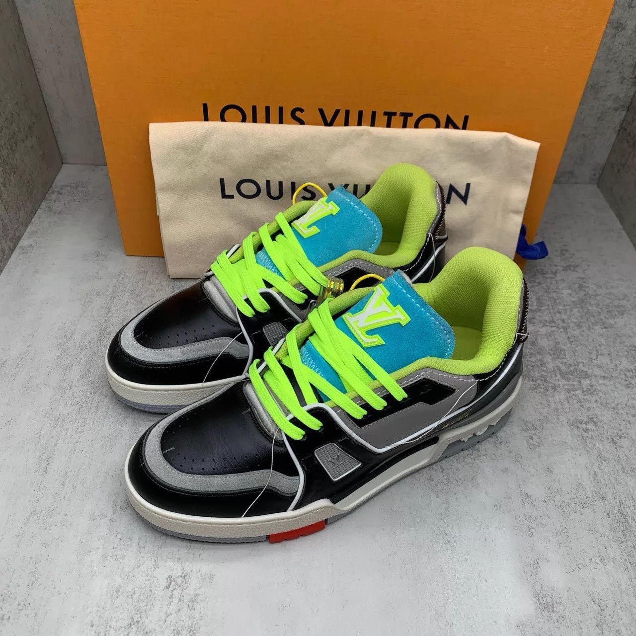 Louis Vuitton Louis Vuitton Trainer SS Black Cement/Blue Black US6/EU40 Size US 7 / EU 40 - 1 Thumbnail