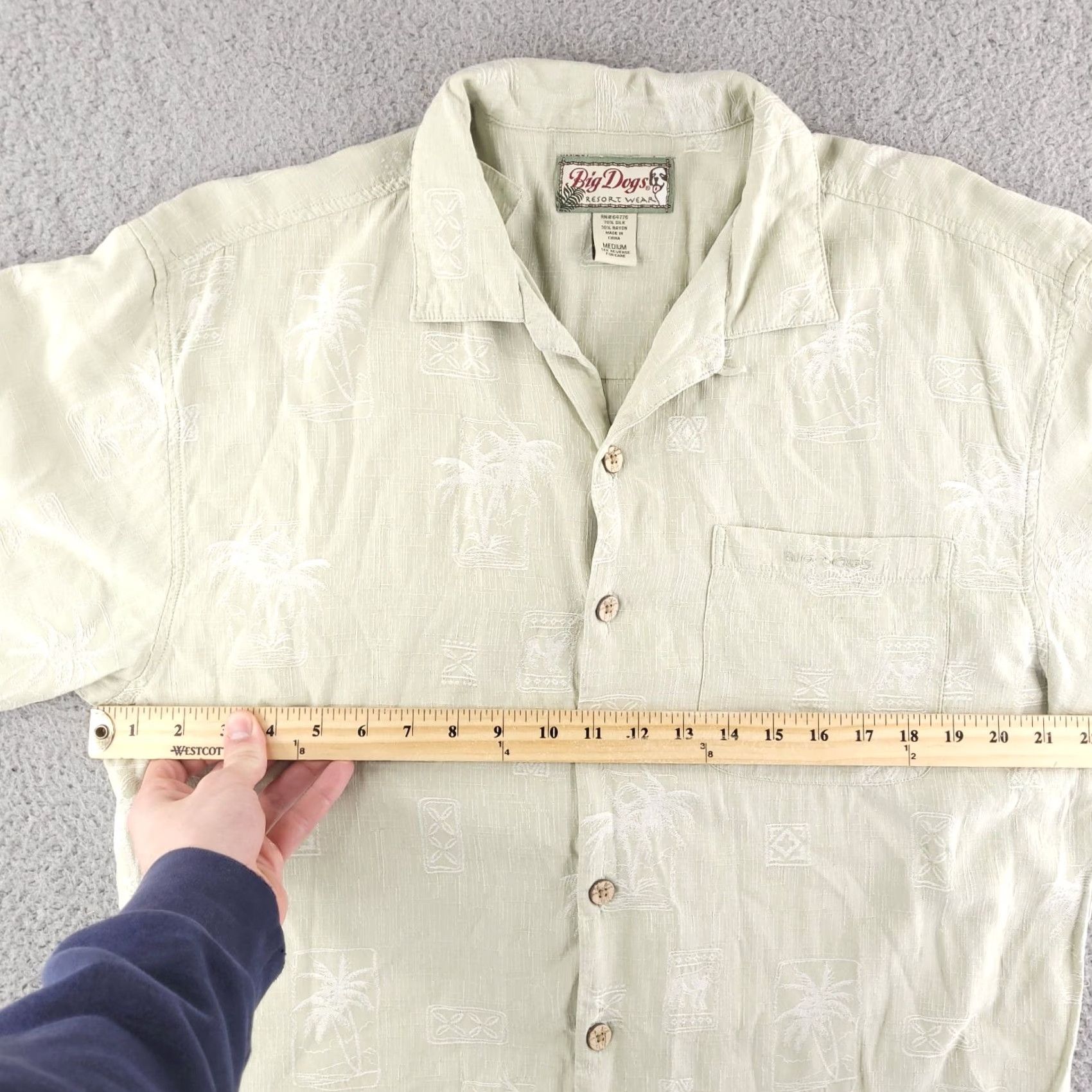 Big Dogs Big Dogs Shirt Mens Medium Green Silk Hawaiian Short Sleeve Size US M / EU 48-50 / 2 - 6 Thumbnail
