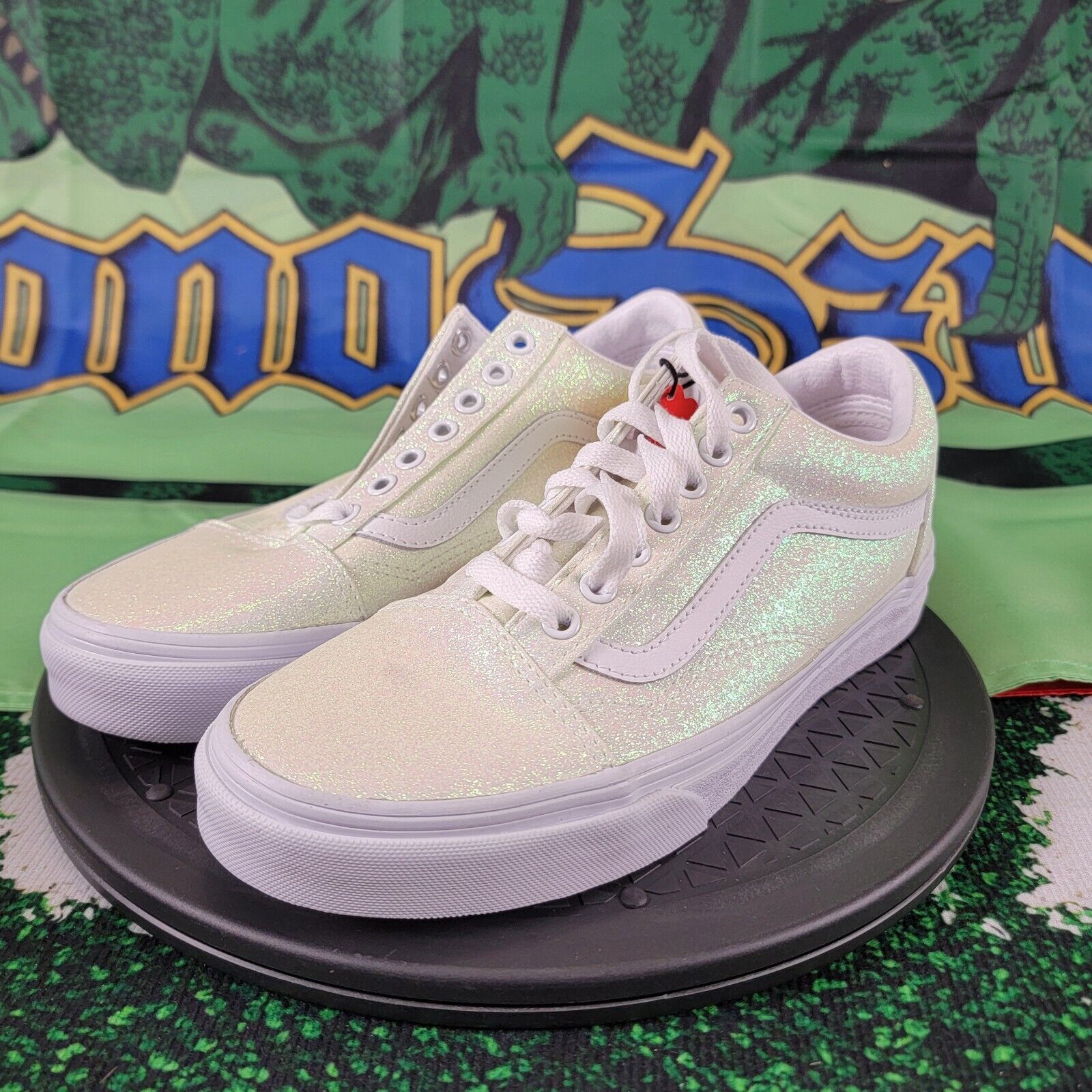 Vans Vans Adult Old Skool Sneakers Size M7 W8.5 Pink/True White Size US 7 / EU 40 - 1 Thumbnail