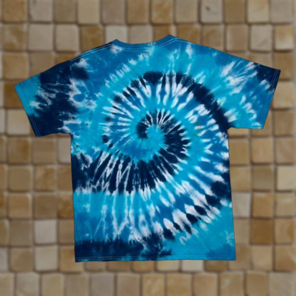 Hanes Hanes “Surfin’ USA” Surfer Spellout Graphic Spiral Tie Dye T-Shirt M Navy/Blue/White Tie Dye Mens Shirt Medium Surfin USA 1975 graphic print Size US M / EU 48-50 / 2 - 1 Thumbnail