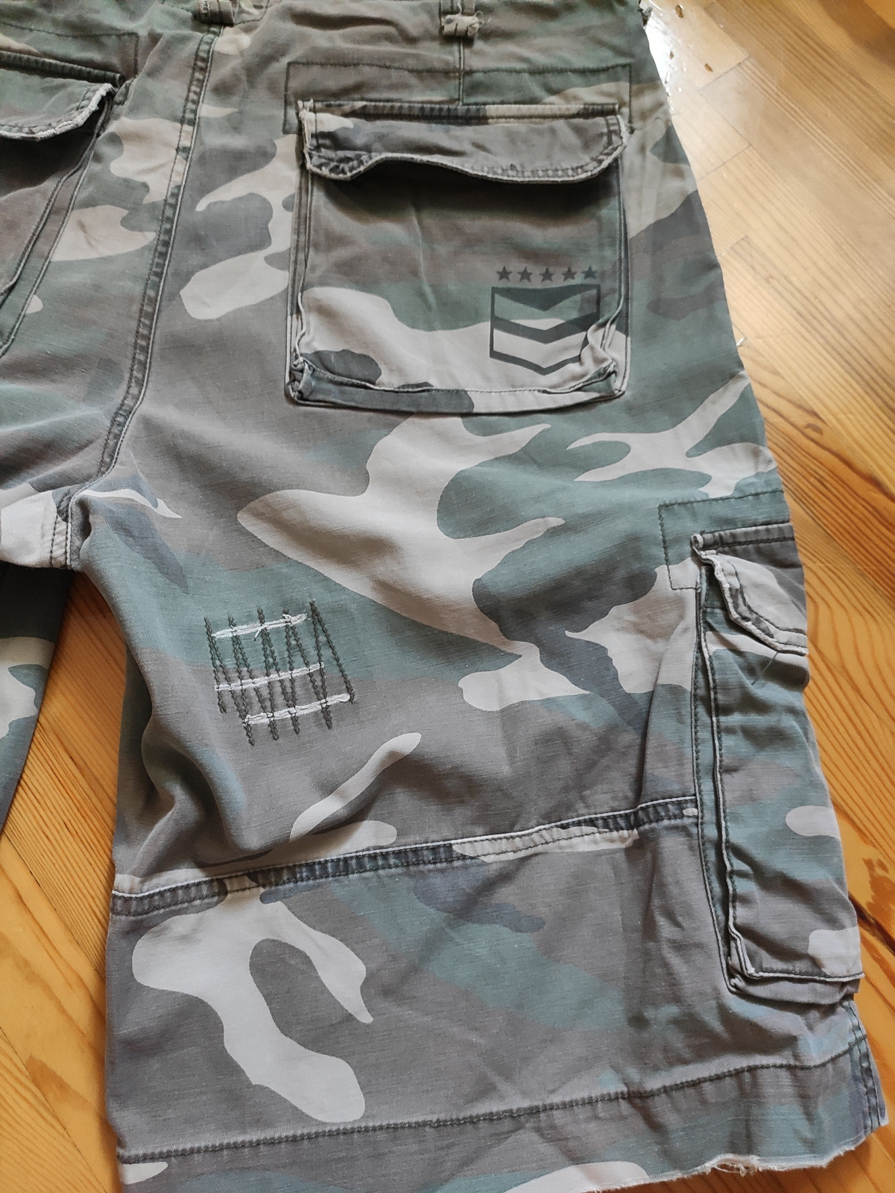 JNCO × Japanese Brand × Realtree realtree cargo camo shorts W32 L green military gorpocore Size US 34 / EU 50 - 7 Thumbnail
