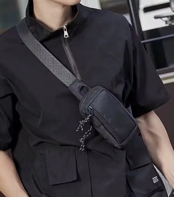 image of Fashion Y2K Mini Belt Bag Sling Bag Side Bag in Black, Men's