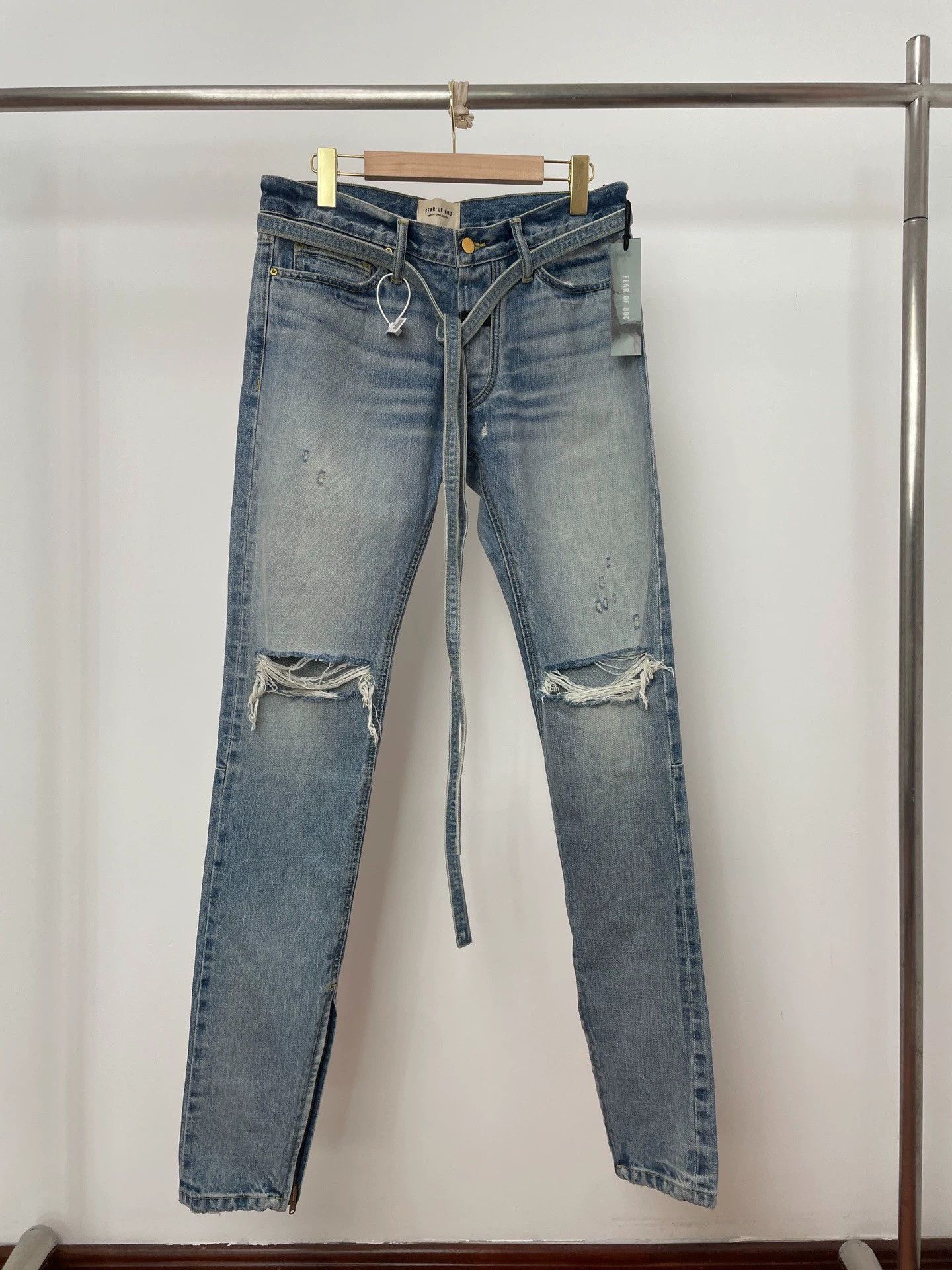 Fear of God Fear of God 6th Season Light Blue Ribbon Jeans 31 Size US 31 - 1 Thumbnail