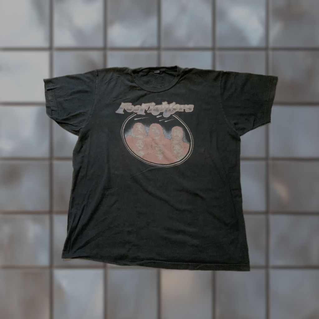 Tultex VINTAGE Foo Fighters Concrete & Gold 2018 World Tour Rock Band Merch S/S Crew T-Shirt LG Men Black Crew Neck Short Sleeve Tee Size US L / EU 52-54 / 3 - 1 Thumbnail