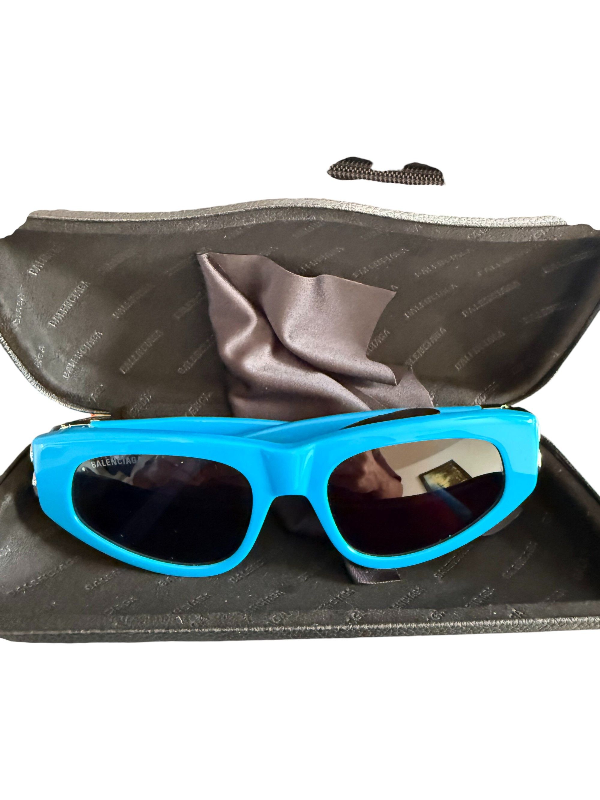 Balenciaga Balenciaga BB Logo Hinge Frame Sunglasses Blue Size ONE SIZE - 4 Thumbnail