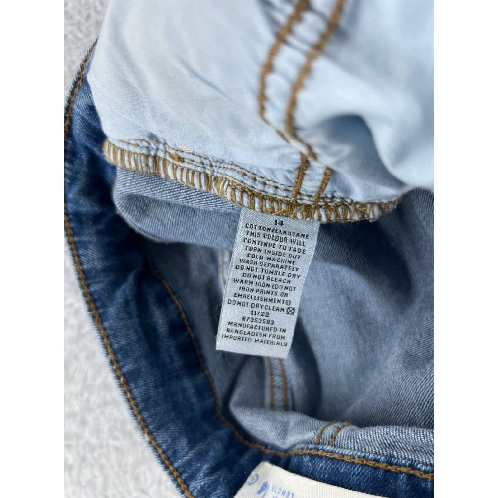Vintage Den!m Jeans Womens 30x29 Blue Denim 5-Pocket Design Mid Rise Bootcut Distressed Regular Flat Front Cotton Blend Size 36" / US 14 / IT 50 - 7 Thumbnail