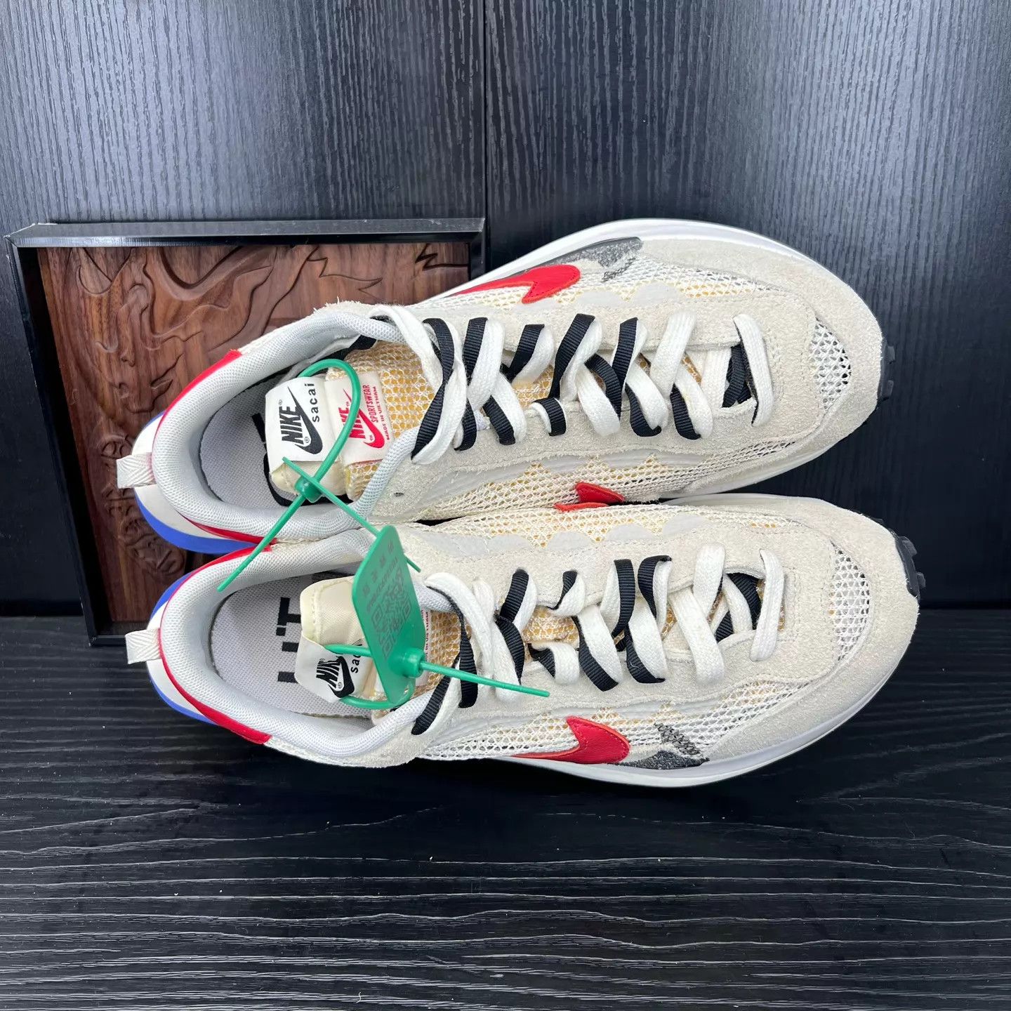 Nike sacai vaporwaffle gray white 44 Mint Size US 11 / EU 44 - 6 Thumbnail