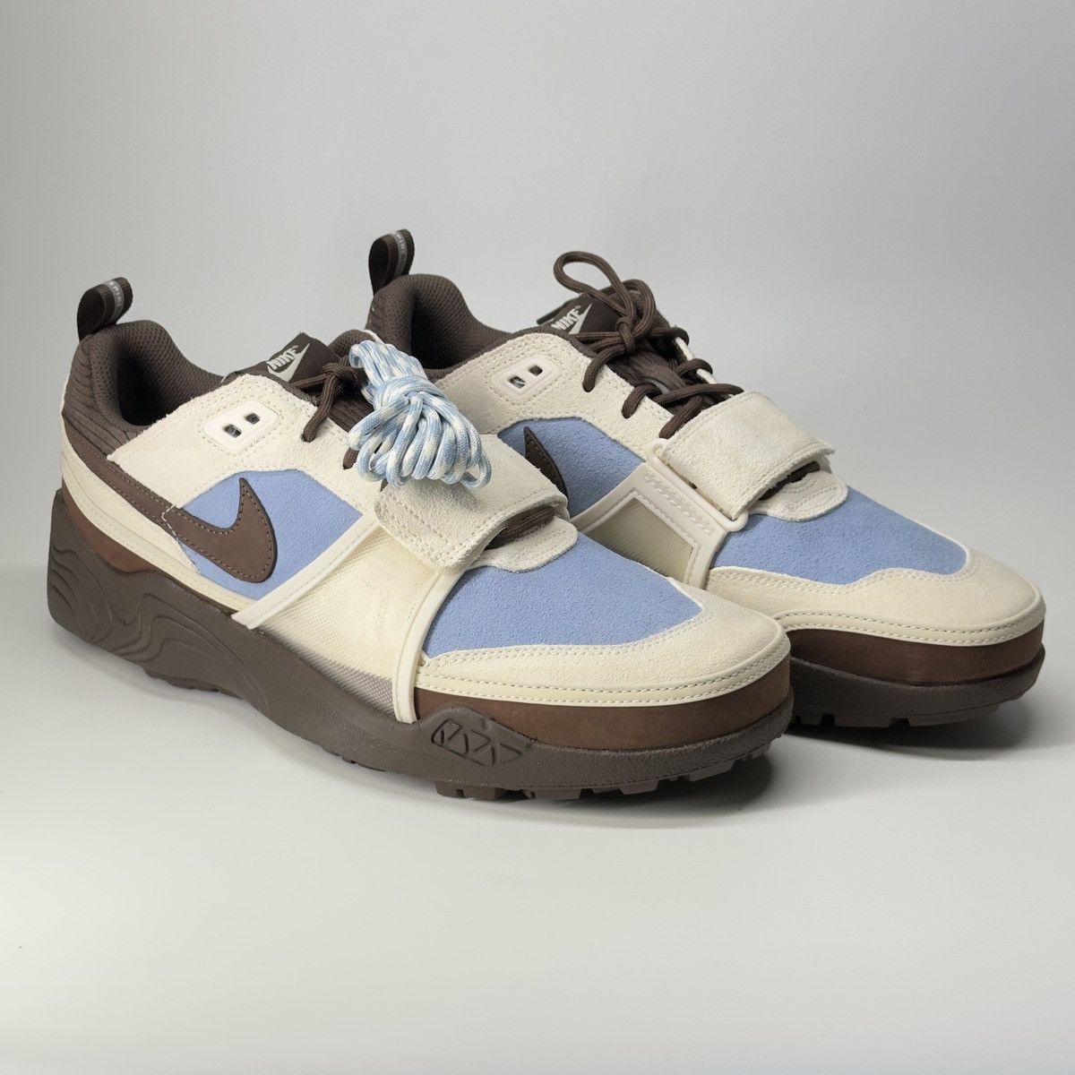 Nike × Travis Scott TRAVIS SCOTT X ZOOM FIELD JAXX 'LECHE BLUE' Size US 11.5 / EU 44-45 - 1 Thumbnail