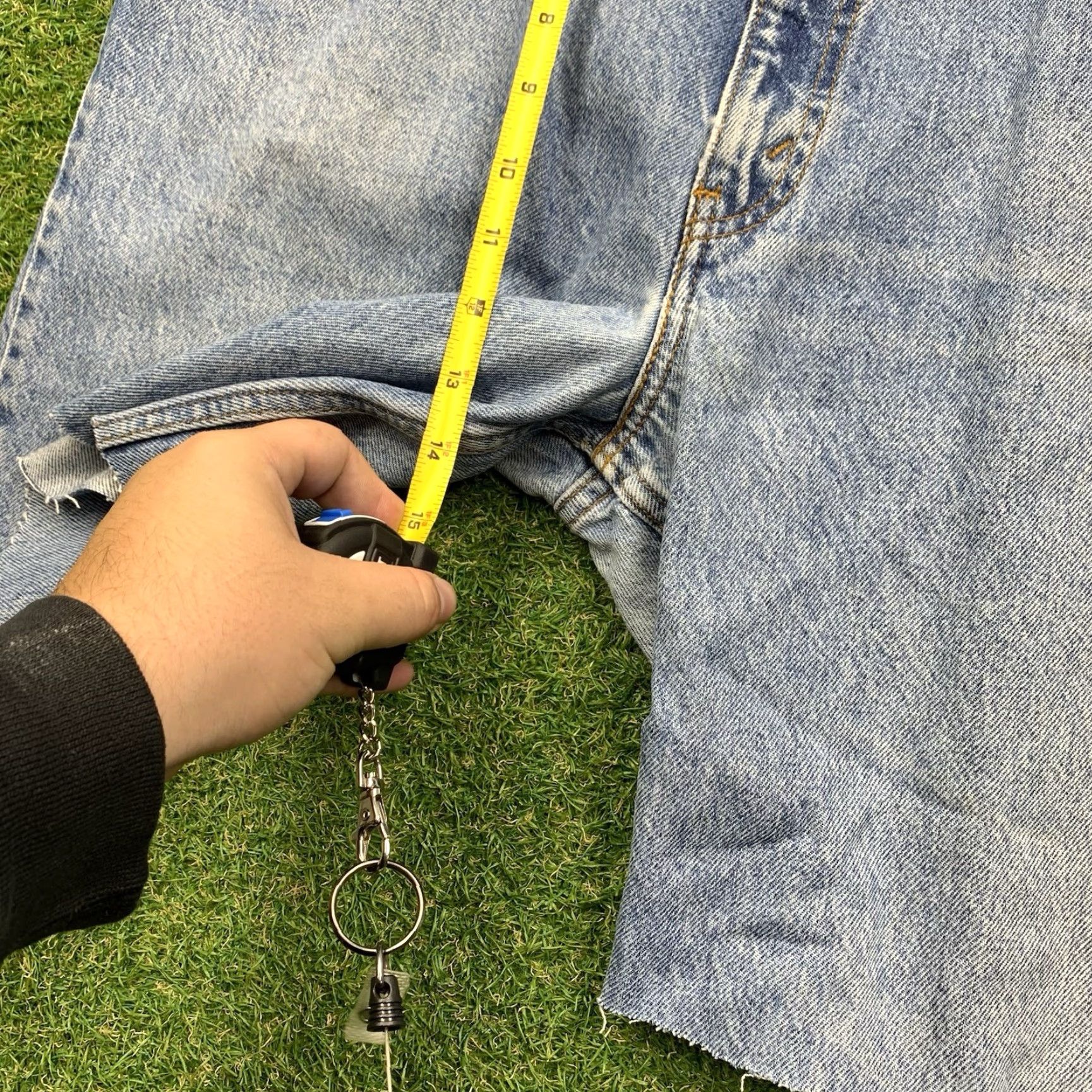Levi's VINTAGE Levi's 550 Jean Shorts Mens 40 x8 Light Blue Denim Bermuda Relaxed Fit 90s Grunge Y2K Silver Tab Skate 5-Pocket Mens Baggy Size US 40 / EU 56 - 5 Thumbnail