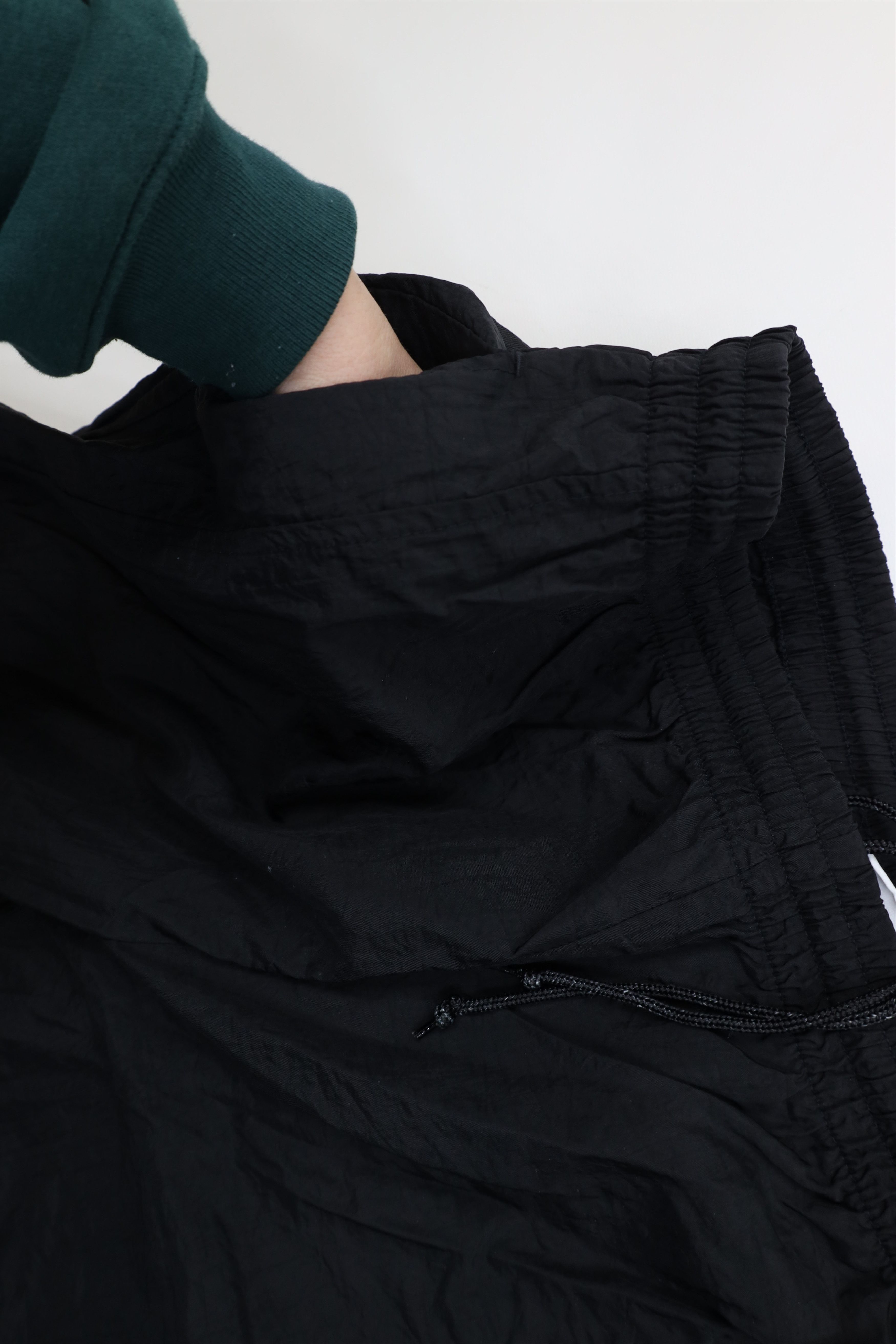 Reebok Vintage 90s Reebok Windbreaker Joggers Pants Black Nylon Size US 36 / EU 52 - 7 Thumbnail