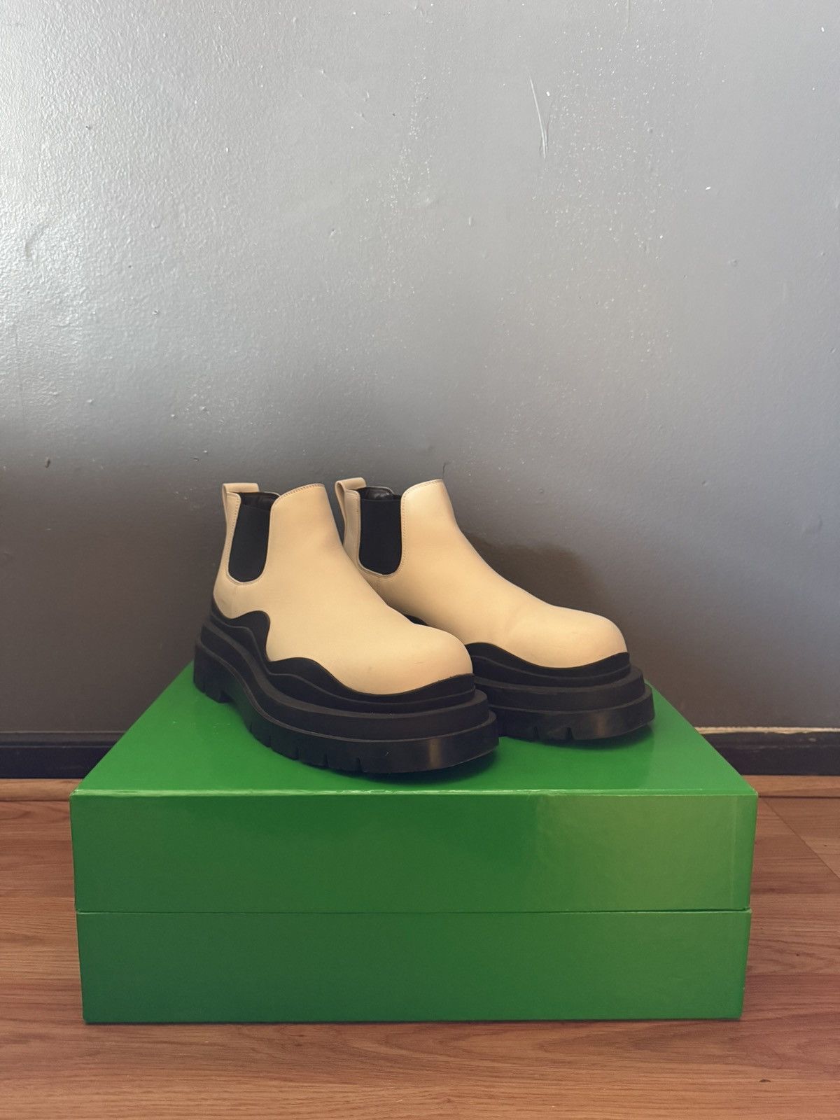 Bottega Veneta Bottega Veneta Low Tire Boot Size US 9.5 / EU 42-43 - 1 Thumbnail