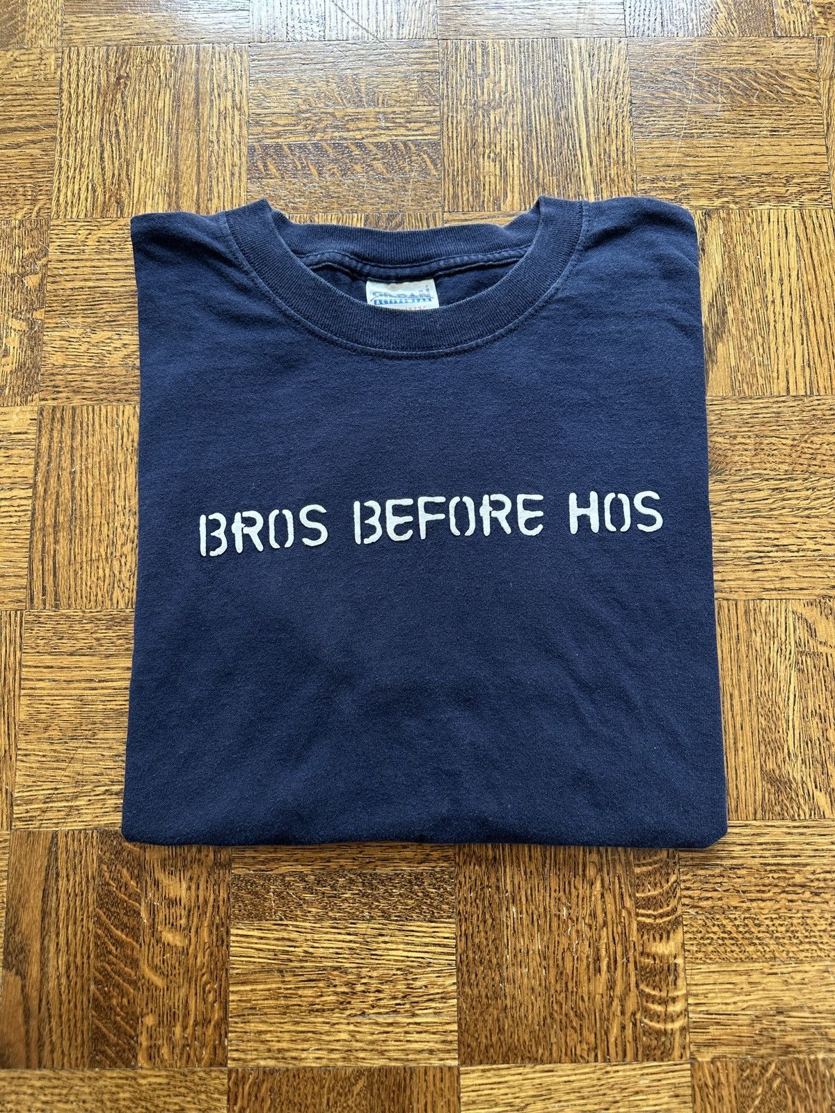 Japanese Brand Vintage 90s Bros Before Hoes Statement Funny Graphic Tee Size US XL / EU 56 / 4 - 1 Thumbnail