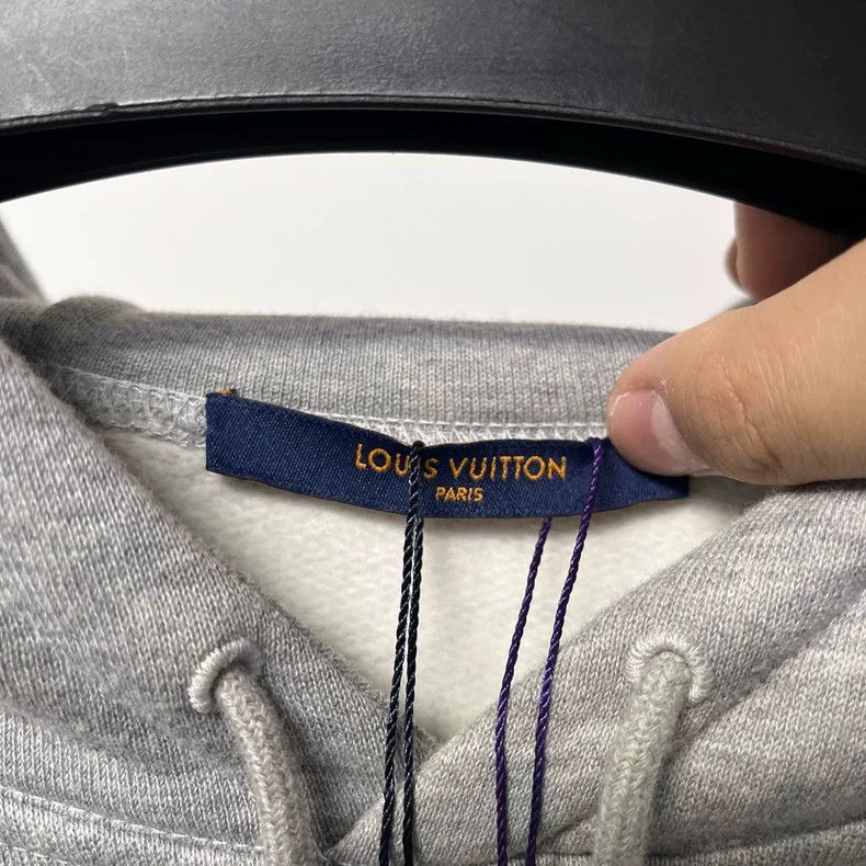 Louis Vuitton Louis Vuitton neon hoodie-2508 Size US M / EU 48-50 / 2 - 3 Thumbnail
