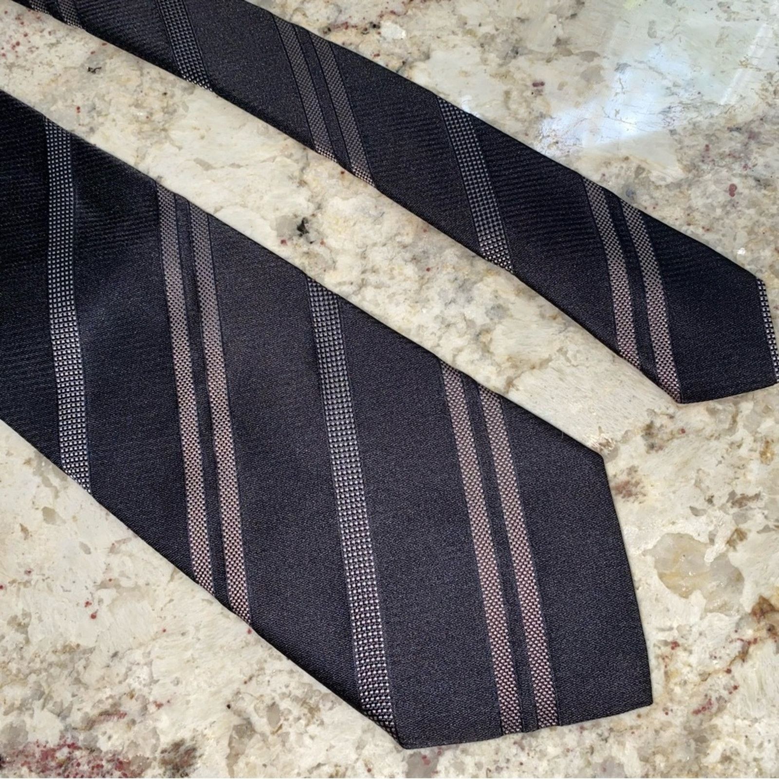 Giorgio Armani Giorgio Armani Men’s Silk Designer Tie Black Gray Stripe Size ONE SIZE - 5 Thumbnail