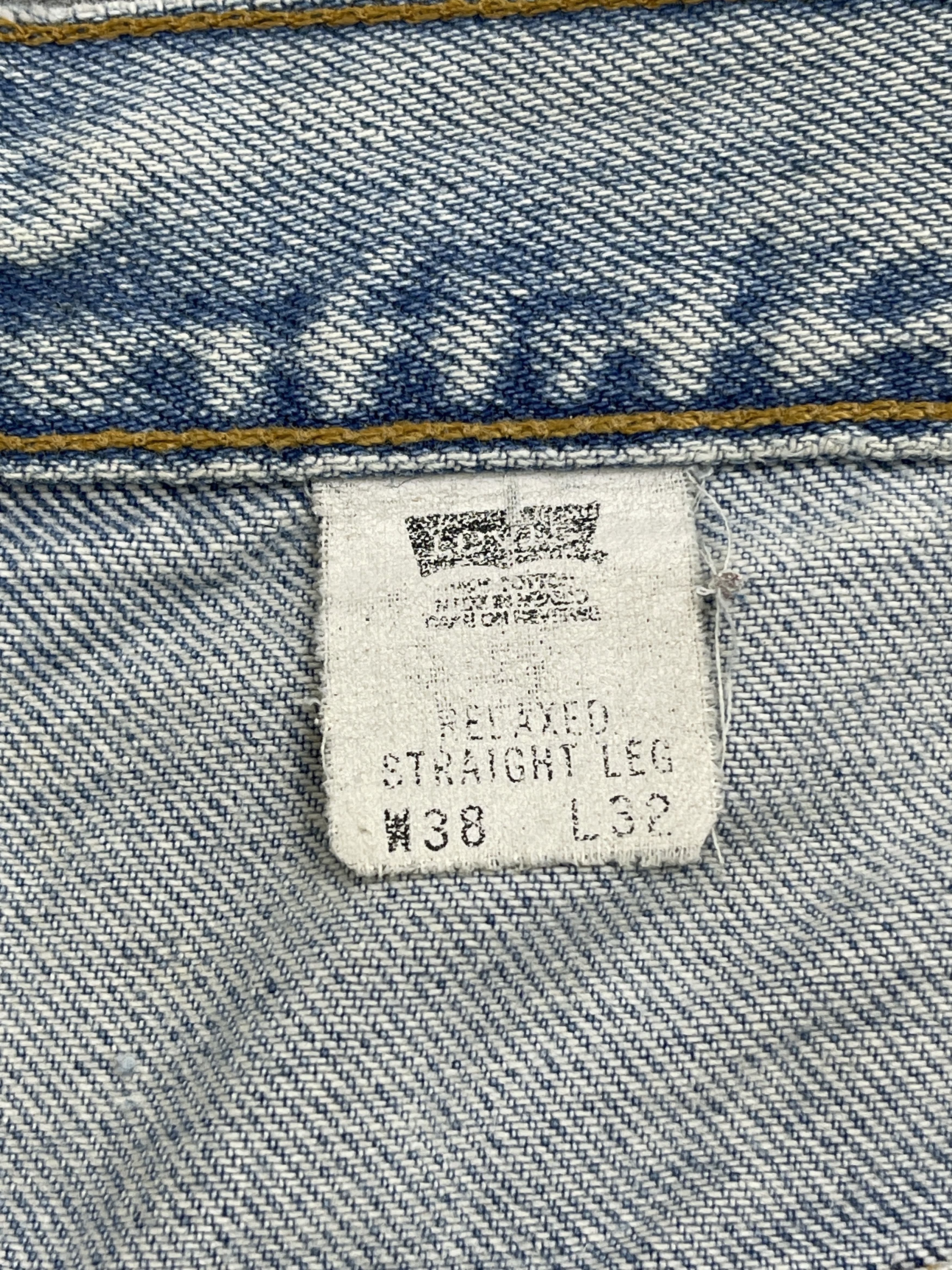 Levi's 90s Vintage Levis Relaxed Light Washed Dirty Jeans DP2581 Size US 36 / EU 52 - 7 Thumbnail