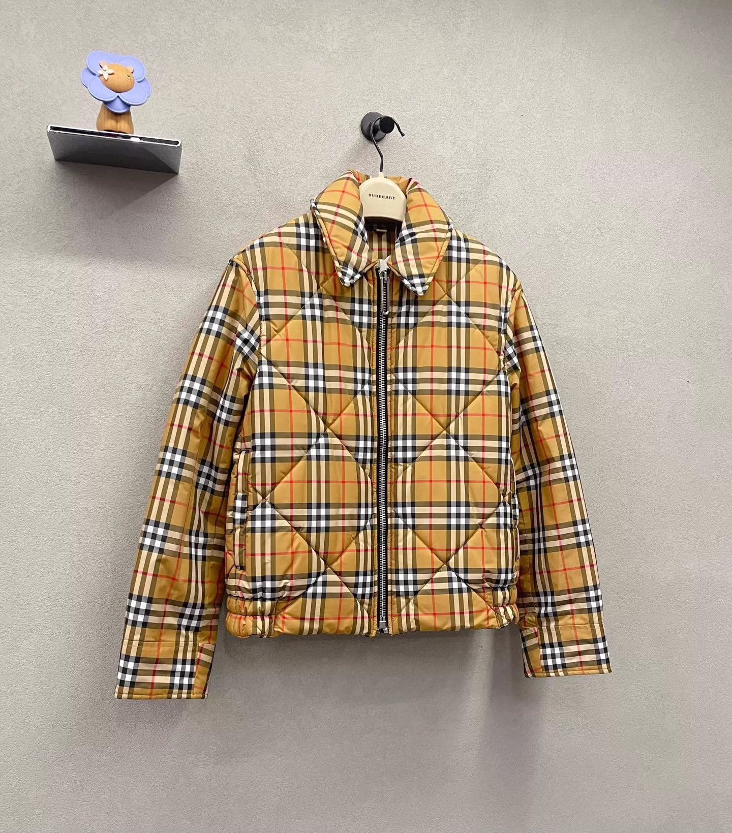 Burberry Burberry Classic Check Quilted Puffer Jacket 36 Non-Bulky Size XS / US 0-2 / IT 36-38 - 3 Thumbnail