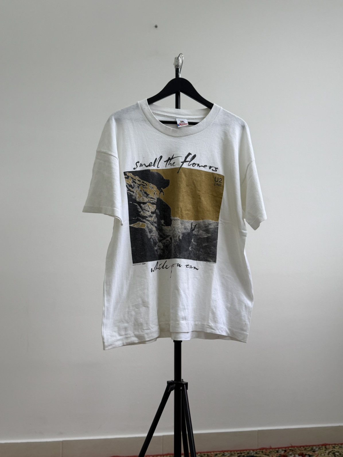 Band Tees U2 One Smell The Flowes While You Can Tour VNTG 1991 Size US M / EU 48-50 / 2 - 3 Thumbnail