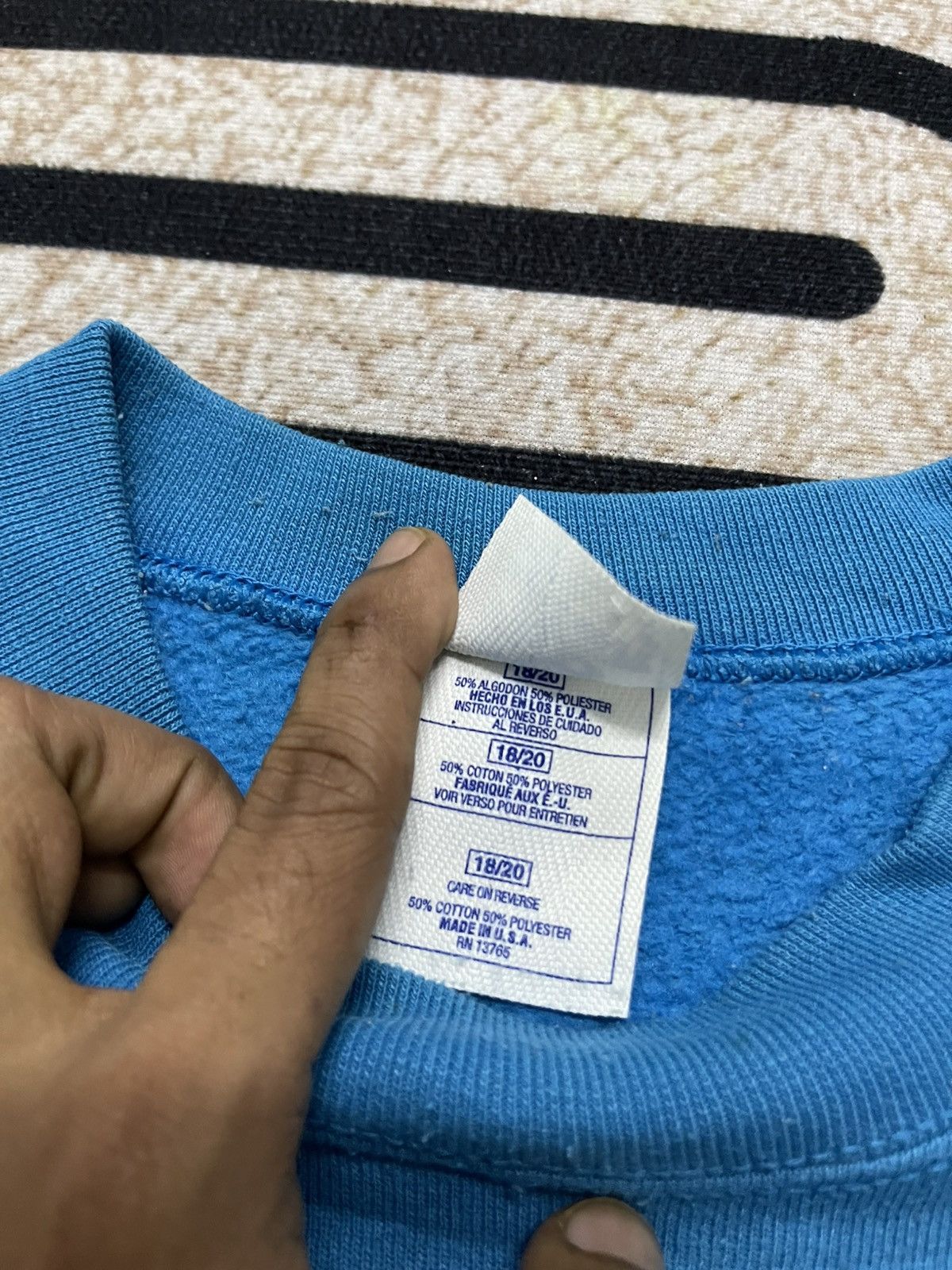 NFL 1997 CAROLINA PANTHERS BIG LOGO CREWNECK Size US M / EU 48-50 / 2 - 8 Thumbnail