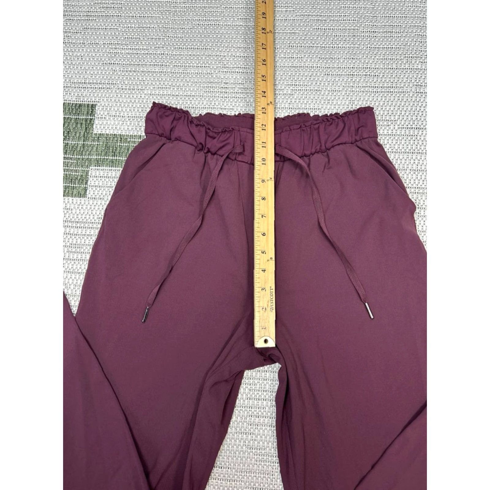 Lululemon VINTAGE Lululemon Keep Moving Pants Womens 6 Purple Stretch Luxtreme Drawstring Travel Size 28" / US 6 / IT 42 - 4 Thumbnail
