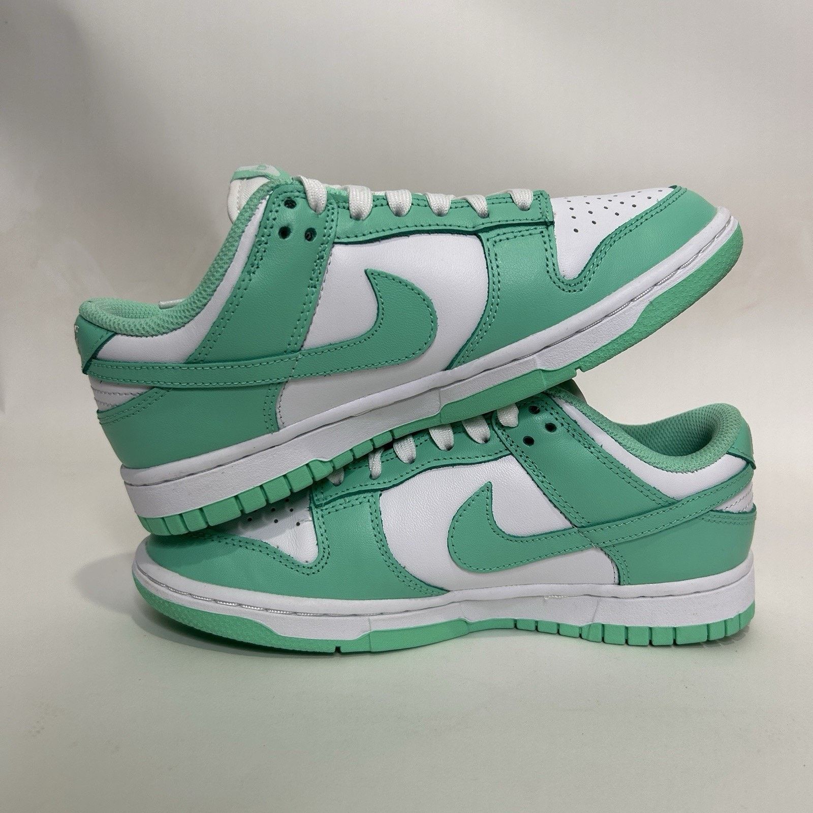 Nike Nike Dunk Low WMNS “Green Glow” 2021 Size US 6.5 / IT 36.5 - 3 Thumbnail