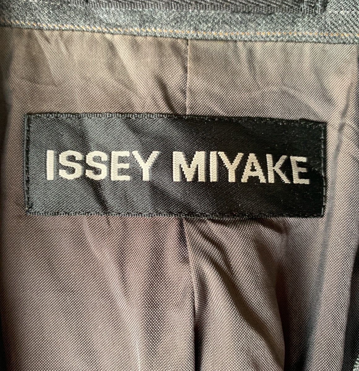 Issey Miyake AW 2005 Issey Miyake Show Hand Stitches Open Thread Blazer Size US M / EU 48-50 / 2 - 16 Thumbnail