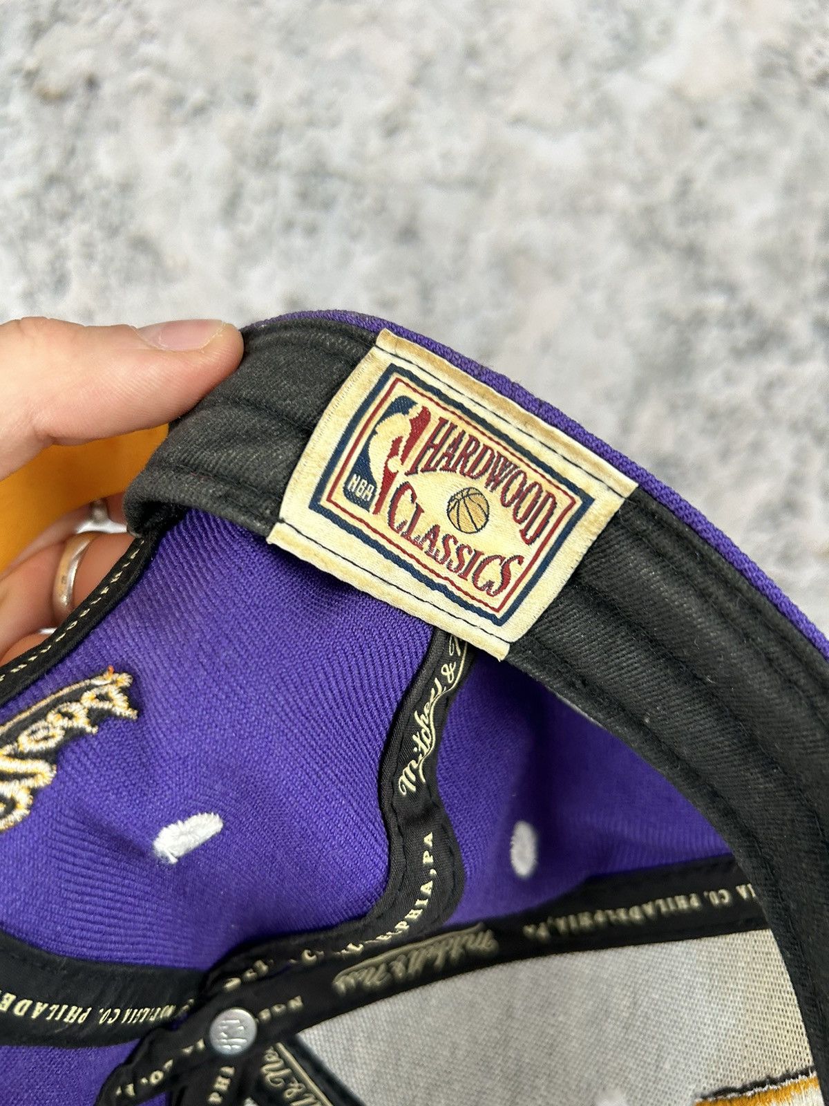 Mitchell & Ness Vintage LA Lakers Mitchell and Ness Snap Back Hat Retro 90s Size ONE SIZE - 7 Thumbnail