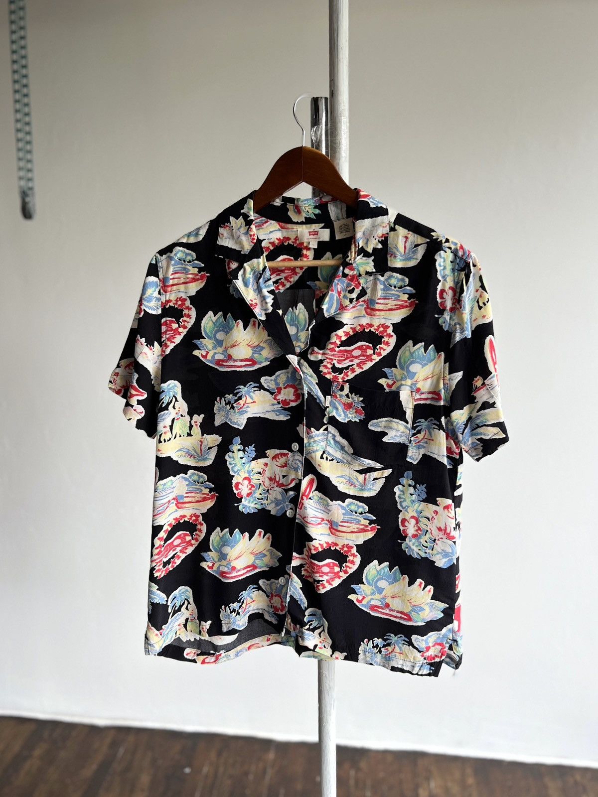 Designer × Levi's Levi’s Open Collar Shirt SS Pattern Palm Beach Hawaiian Size L / US 10 / IT 46 - 1 Thumbnail