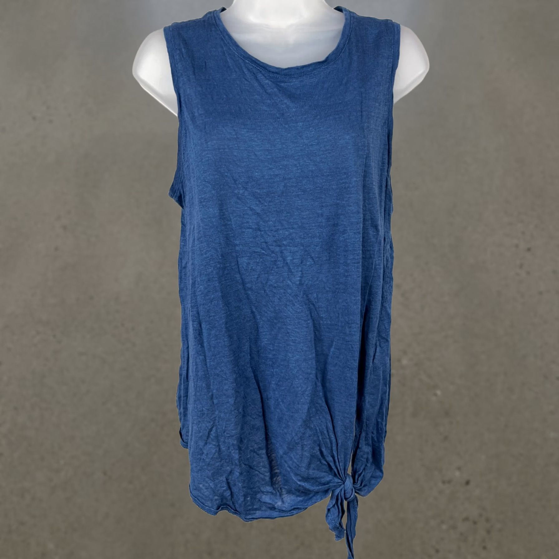 Banana Republic Banana Republic Tank Womens Medium Blue Pullover Sleeveless Round Neck Shirt Top Linen Polyester Casual Summer/ Spring Womens Regular M Blue Tank Top Size M / US 6-8 / IT 42-44 - 1 Thumbnail