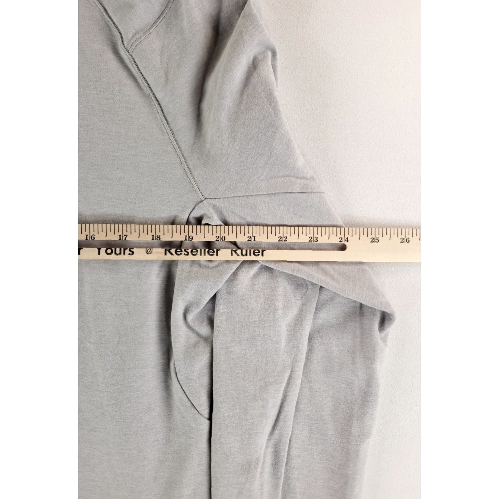 Lululemon Lululemon 1/4 Zip Pullover Long Sleeve Gray Mens XL Size US XL / EU 56 / 4 - 4 Thumbnail