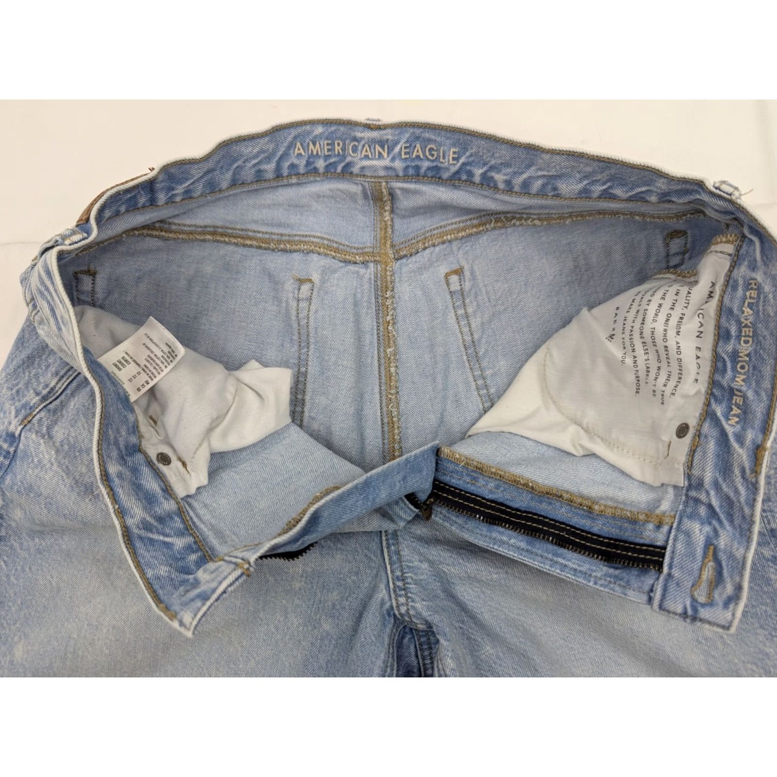American Eagle Outfitters American Eagle Outfitters Mom Jeans Women 12 Short 32x25 Light Wash Denim Soft Stretch Slimming 90s Theme Mens Women Boys Girls Size 34" / US 12 / IT 48 - 7 Thumbnail