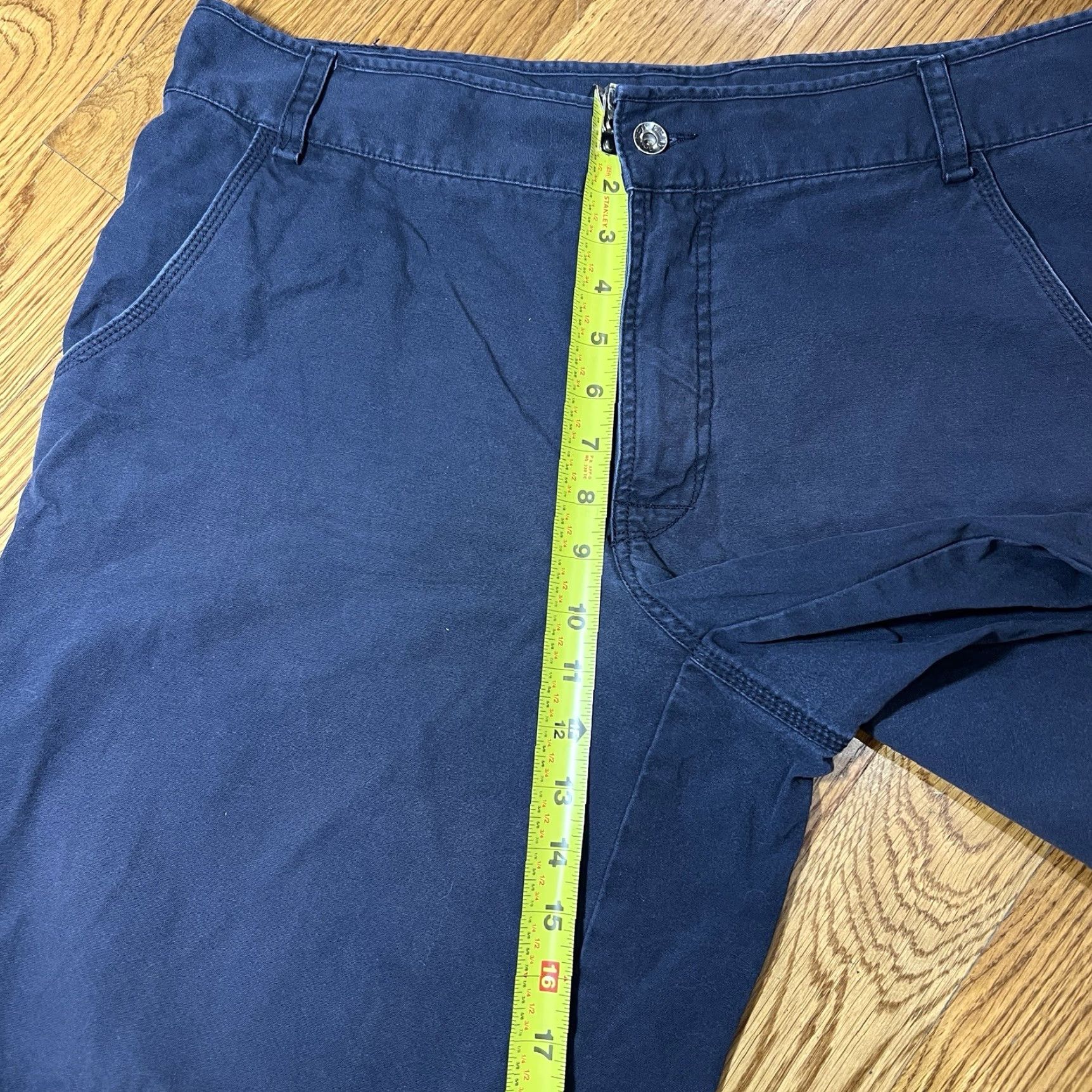 Helly Hansen VINTAGE Helly Hansen Men’s Chino Shorts 38 Navy Blue Size US 38 / EU 54 - 5 Thumbnail