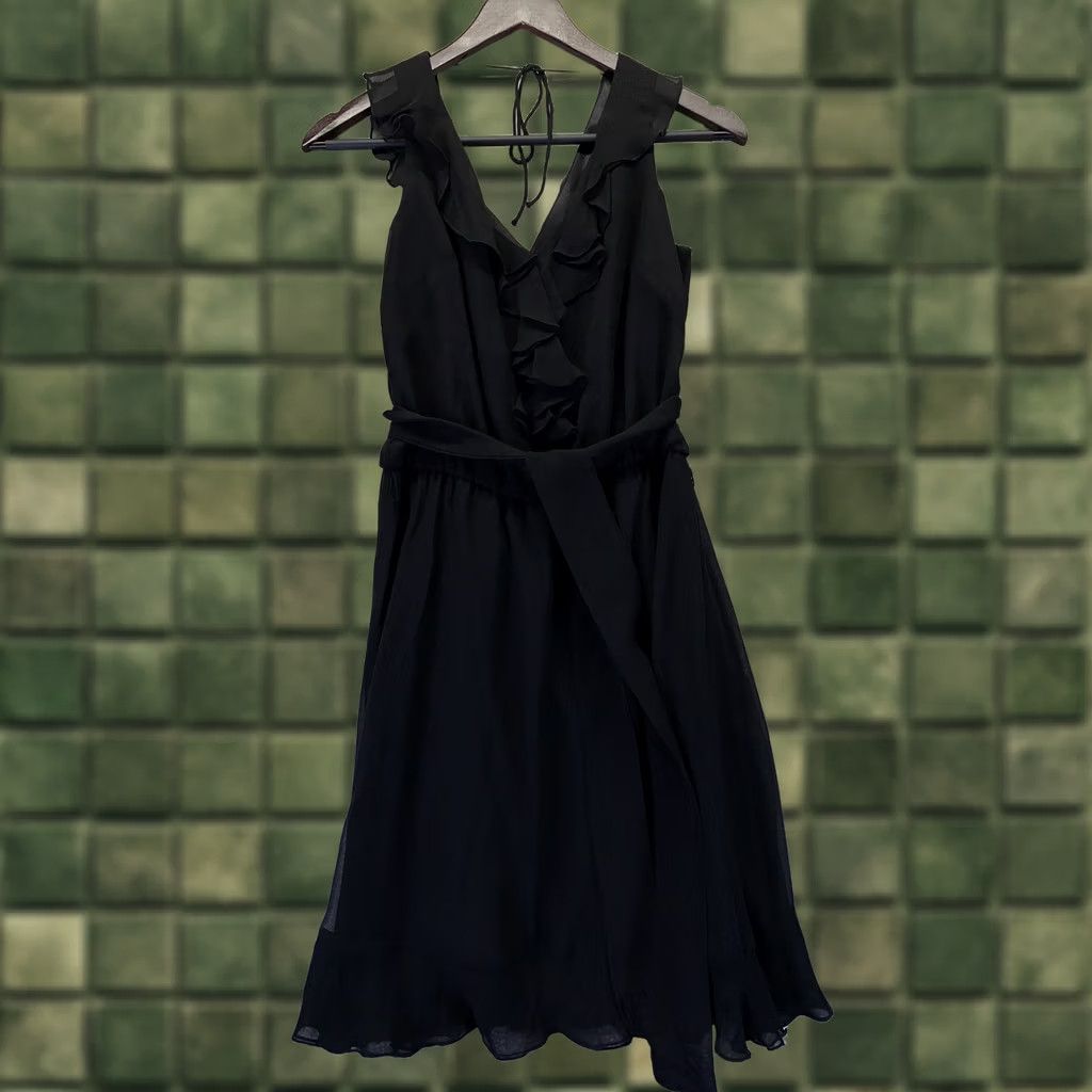 White House Black Market VINTAGE White House Black Market Dress Tank V-Neck Chiffon Silk Ruffle Knee Length Womens 2-5642 Black Size XS / US 0-2 / IT 36-38 - 1 Thumbnail