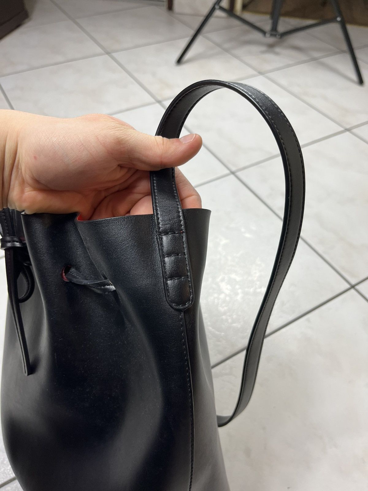 Mansur Gavriel Mansur Gavriel leather bucket bag black red big crossbody Size ONE SIZE - 9 Thumbnail
