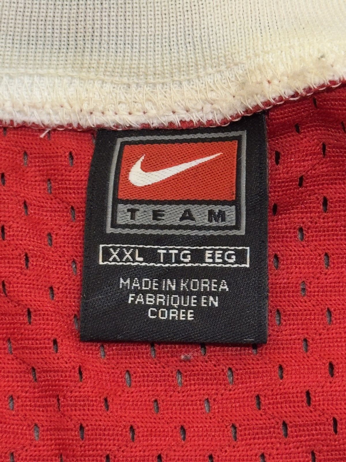 Nike vintage Nike Chicago Bulls jersey. Size US XXL / EU 58 / 5 - 8 Thumbnail