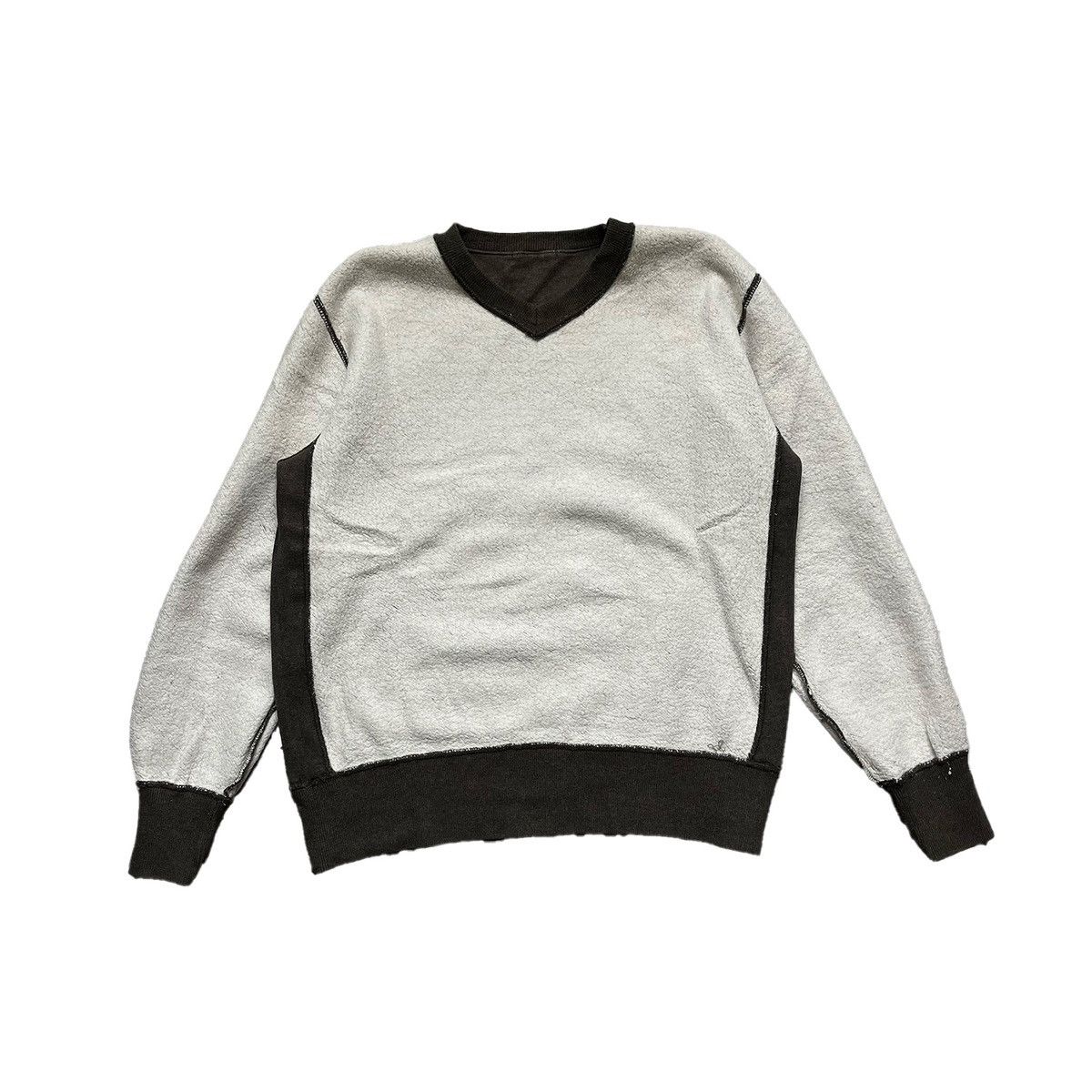 Japanese Brand Newspaper Graphic V-Neck Sweatshirt Size US M / EU 48-50 / 2 - 3 Thumbnail